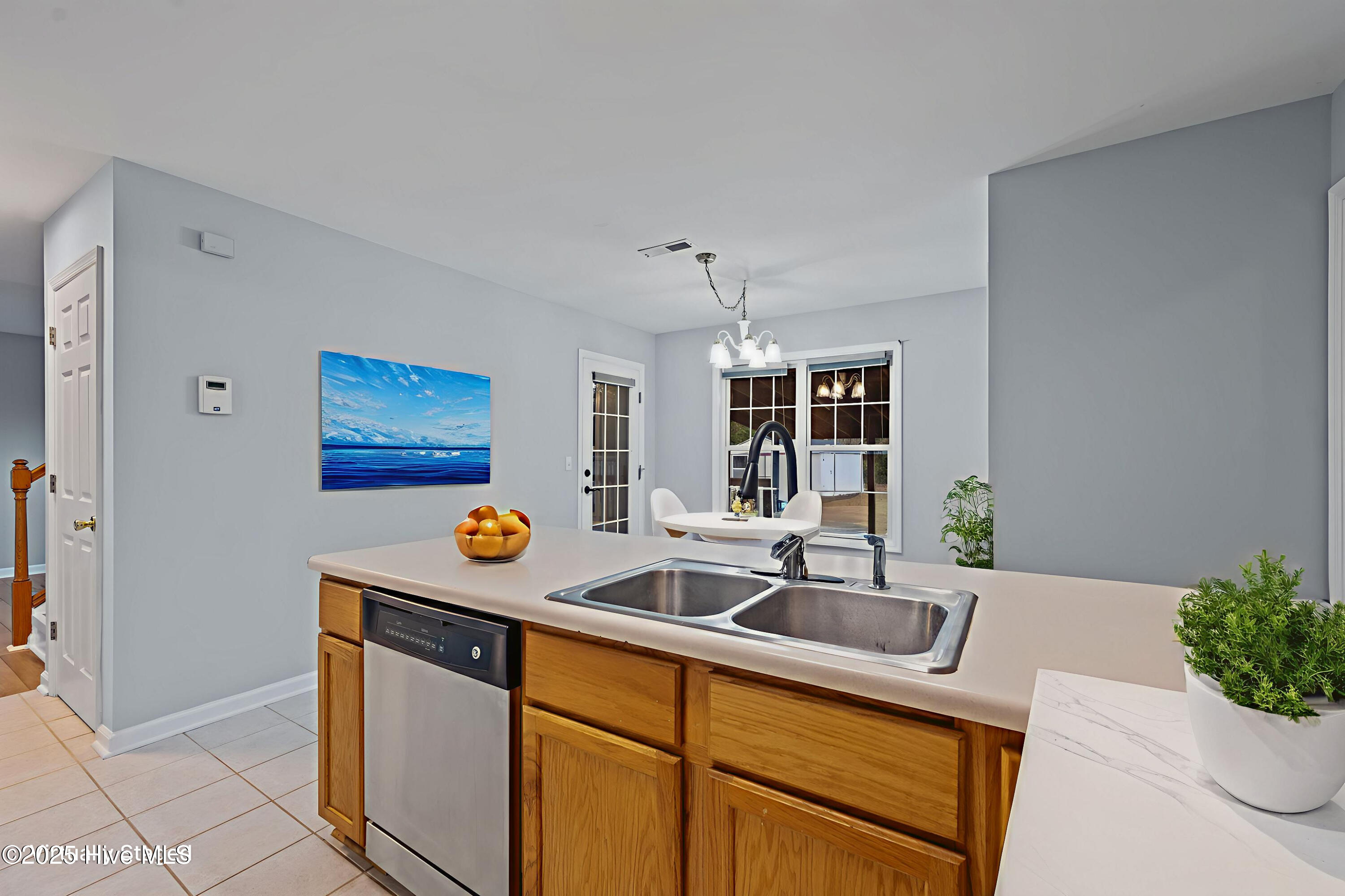 100545429 | Photo 11