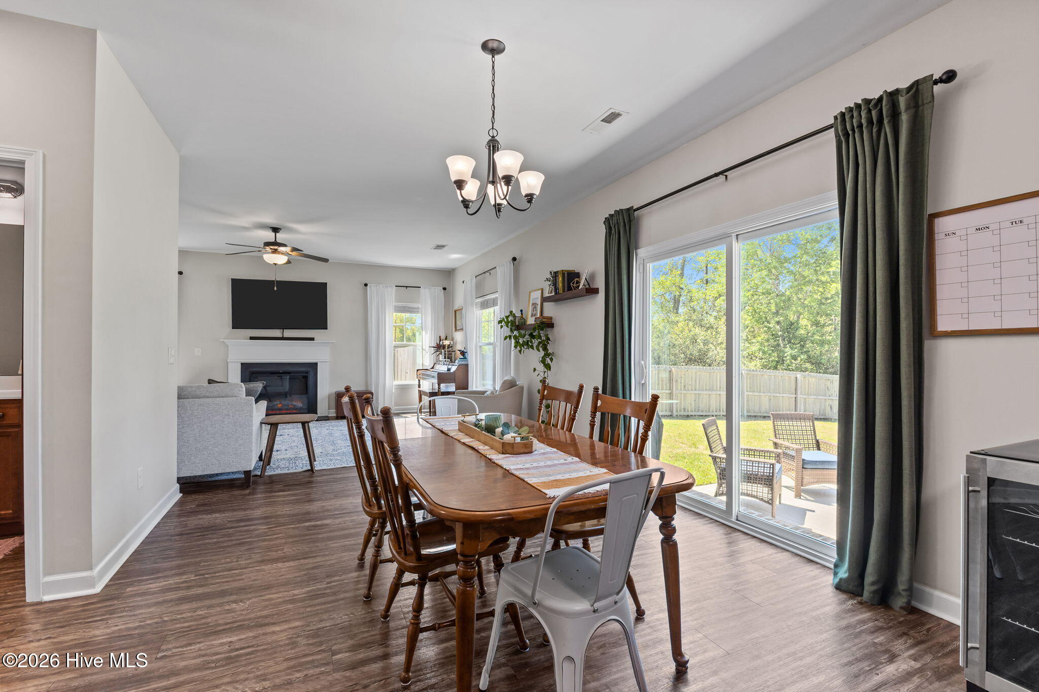 100568670 | Photo 15