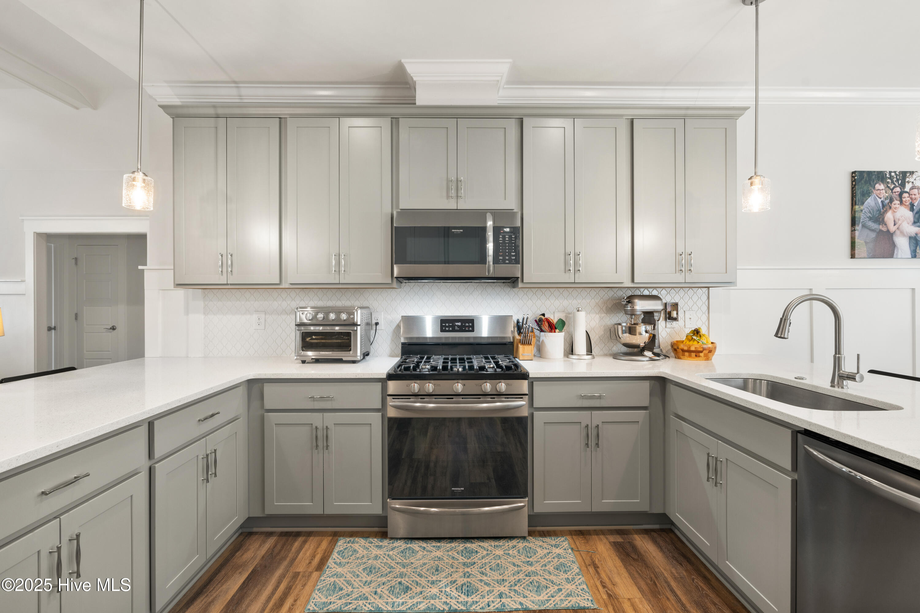 100526645 | Photo 17