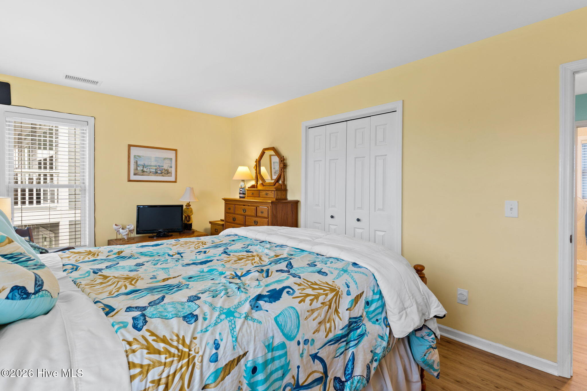 100550853 | Photo 33