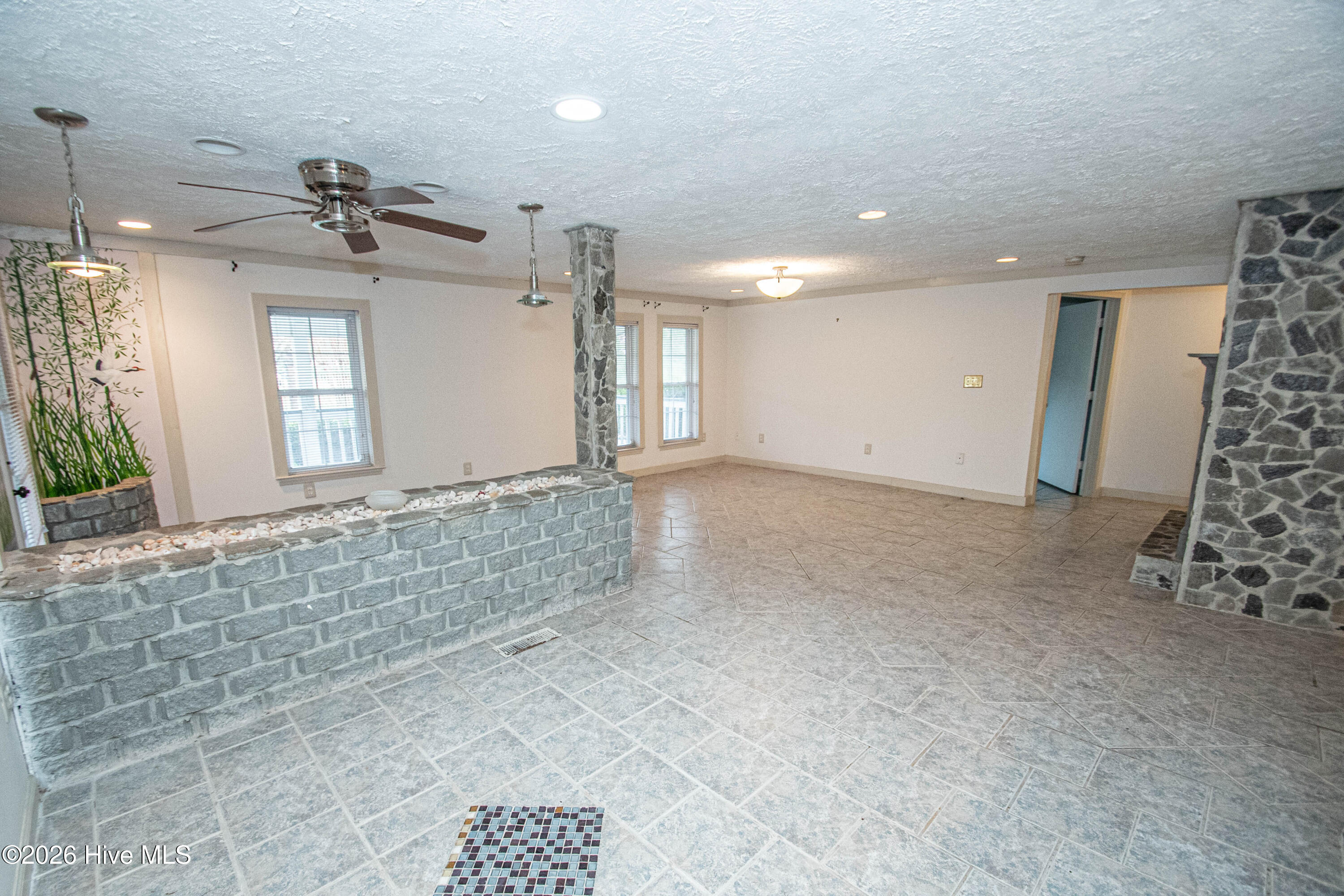 100554642 | Photo 57