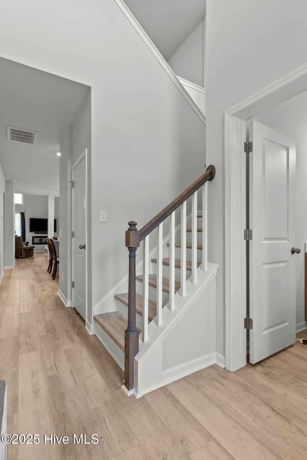 100540695 | Photo 17