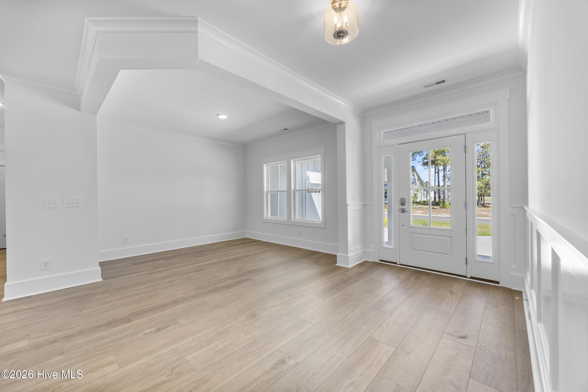 100554696 | Photo 12