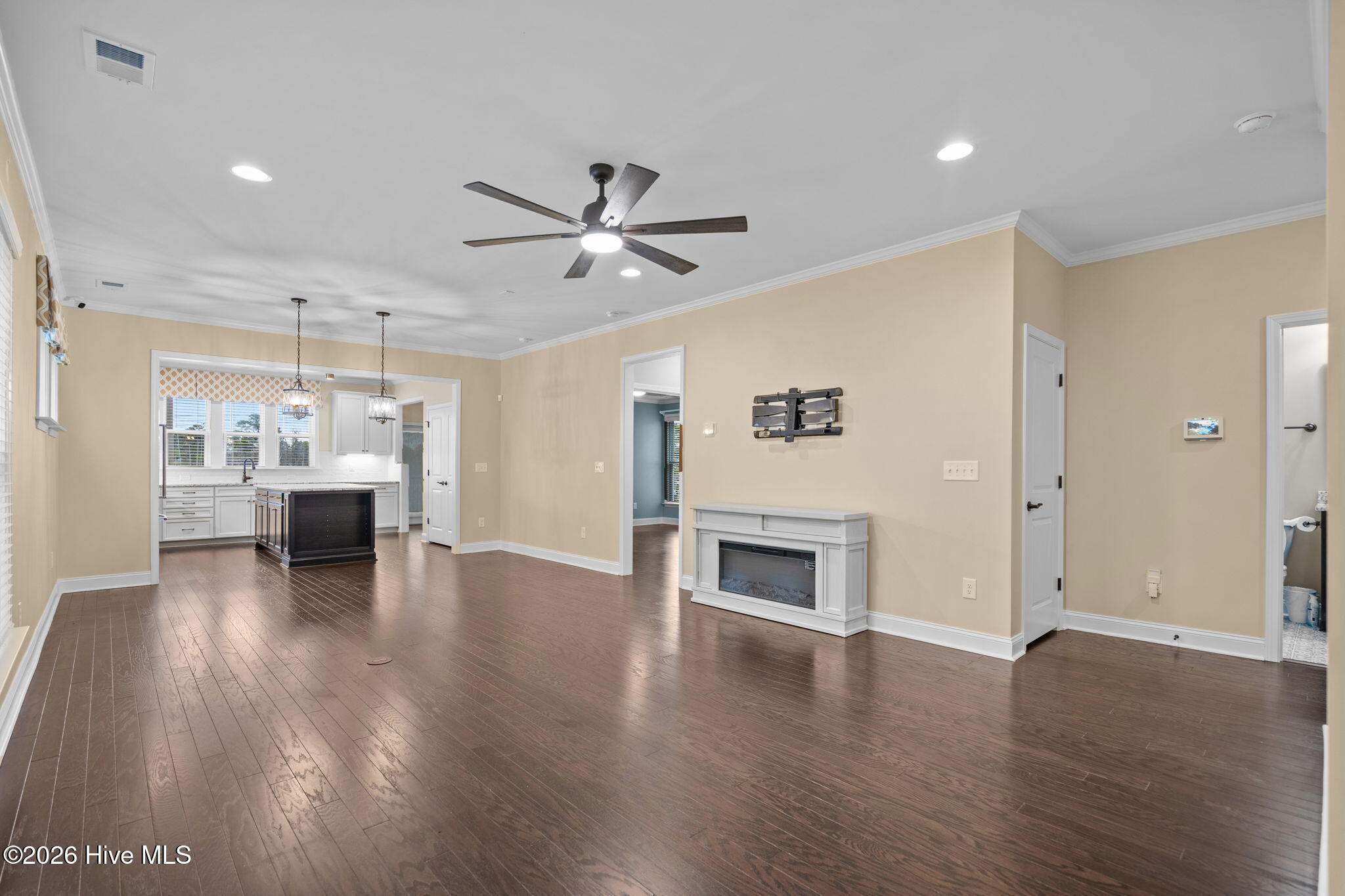 100525242 | Photo 18