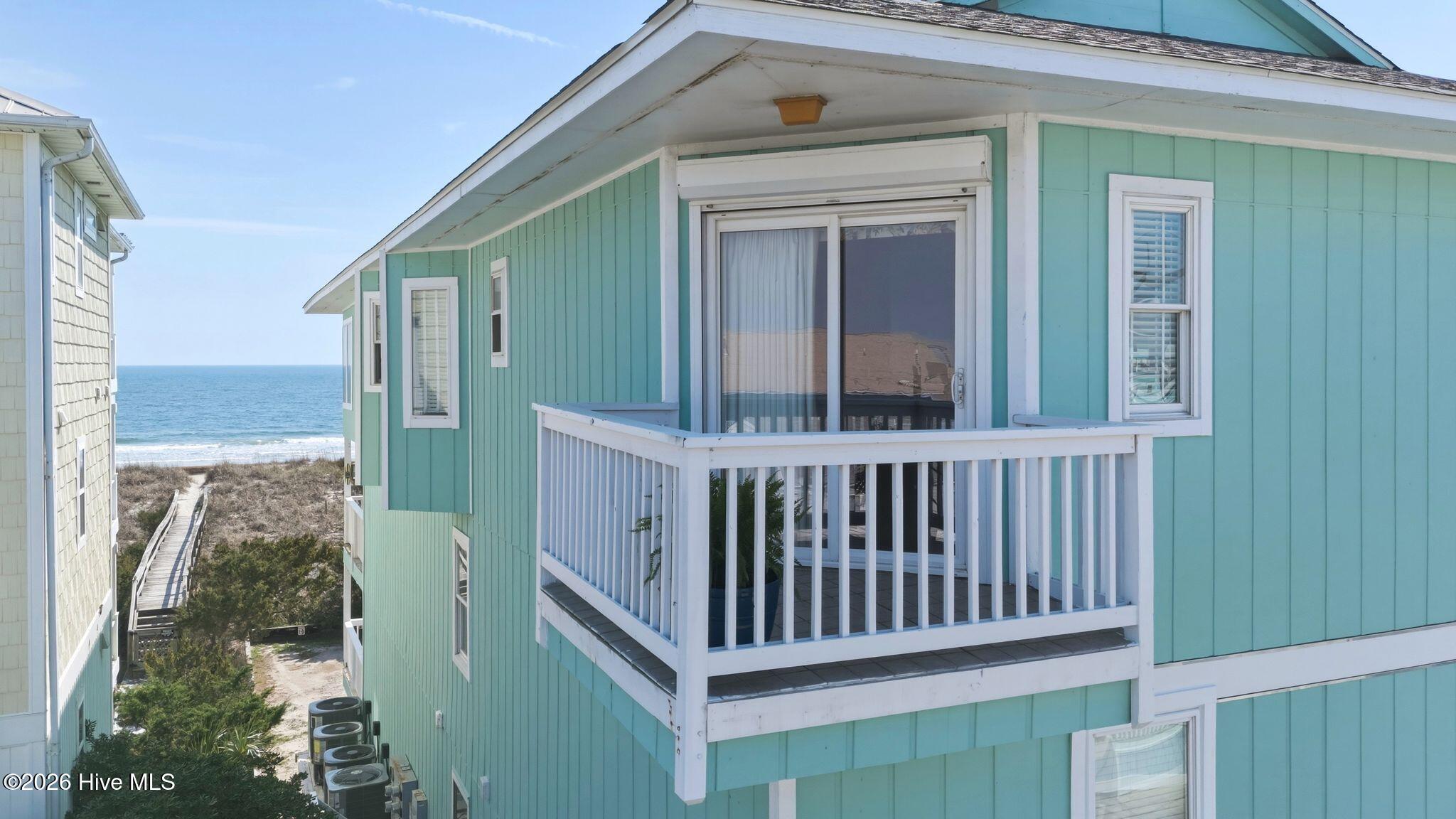 100539934 | Photo 62