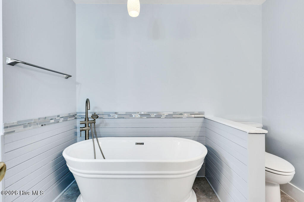 100551760 | Photo 28