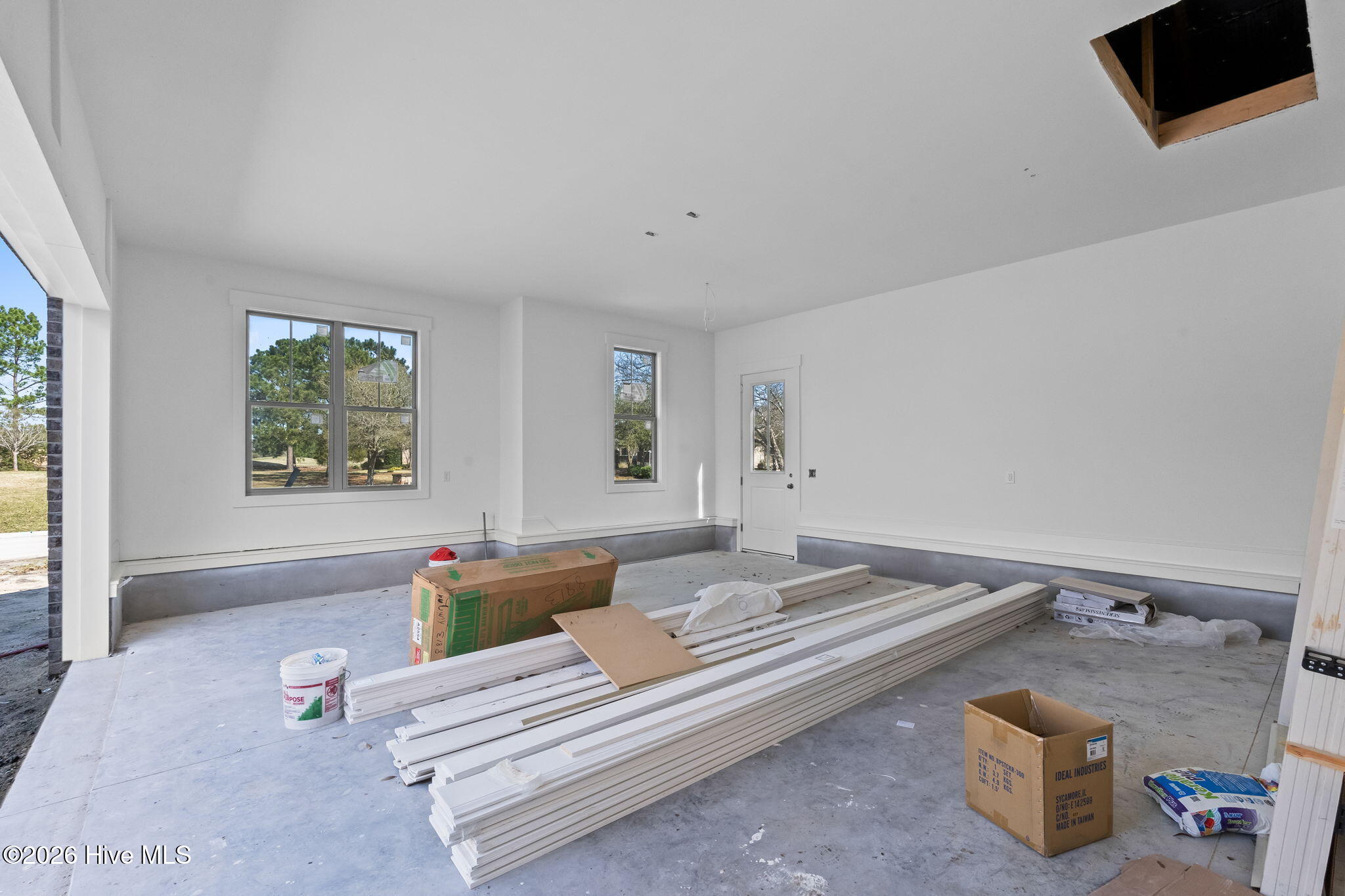 100568137 | Photo 32