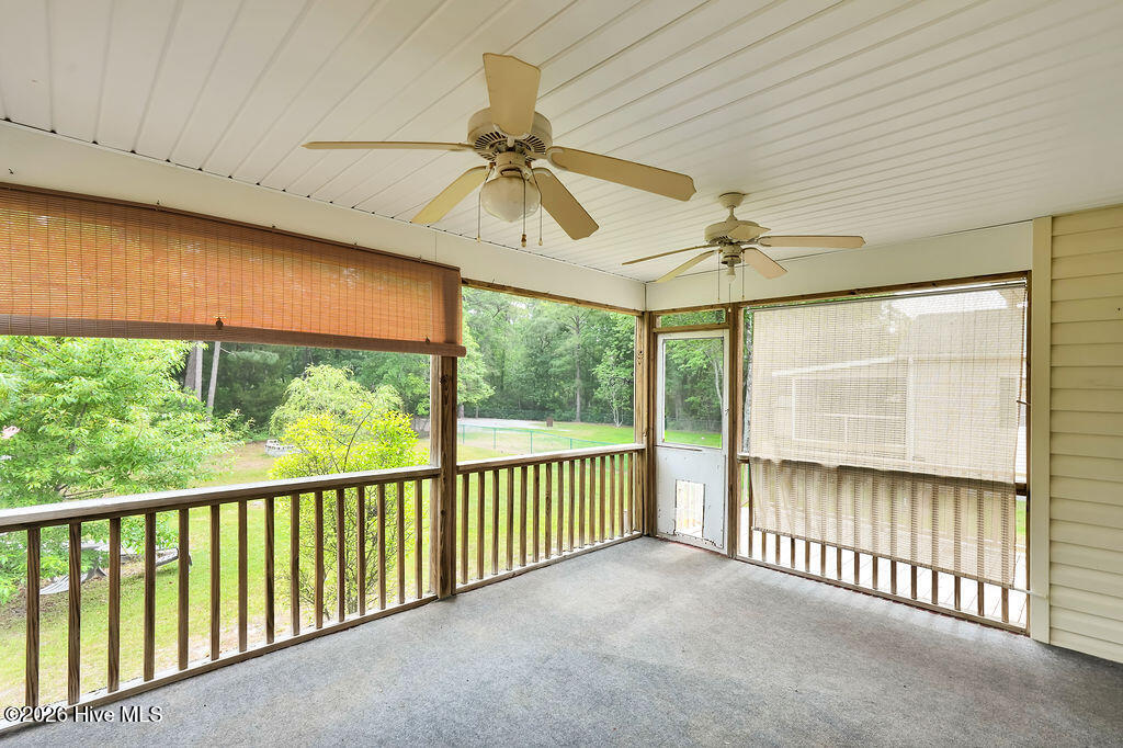 100570666 | Photo 24