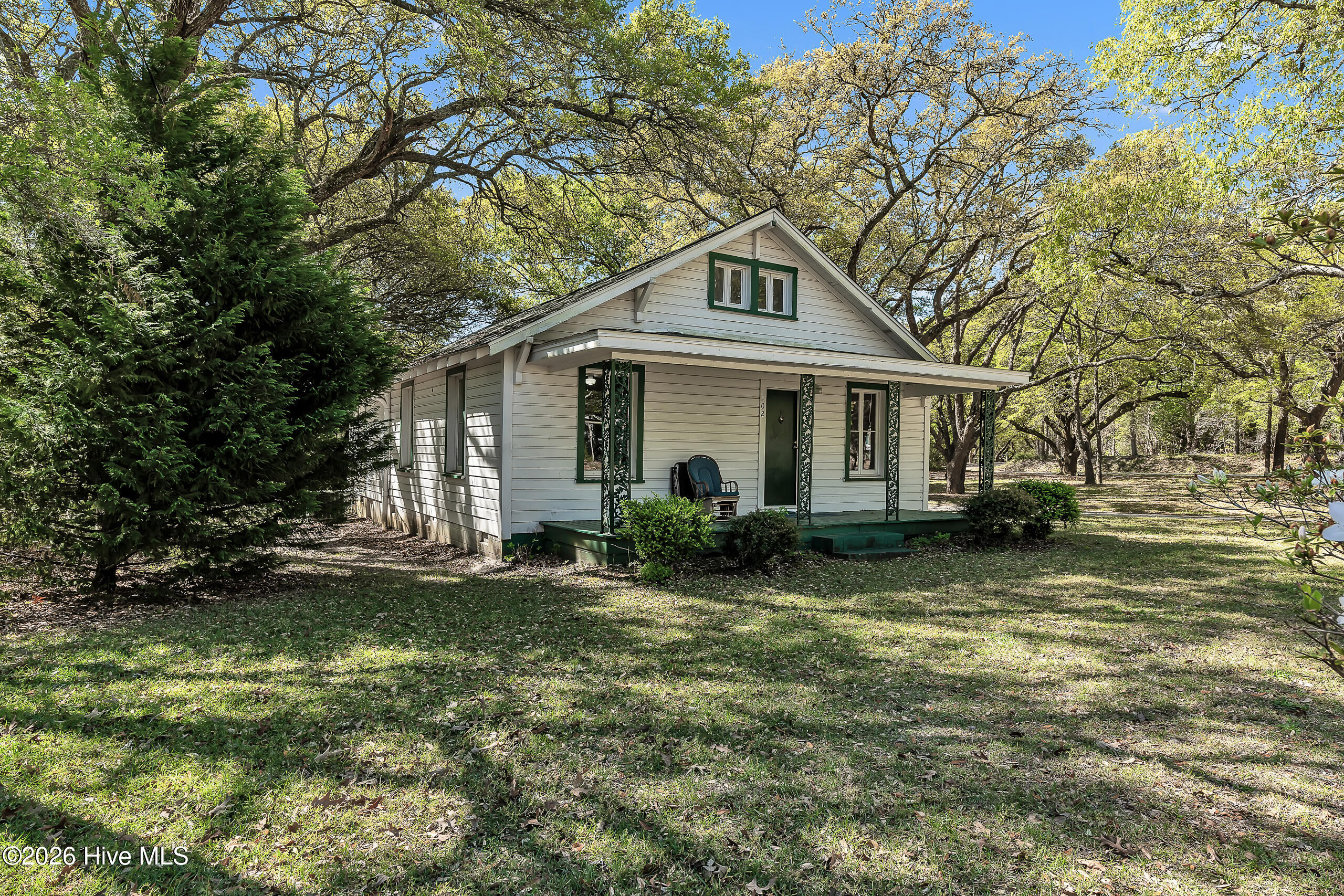 100567144 | Photo 33