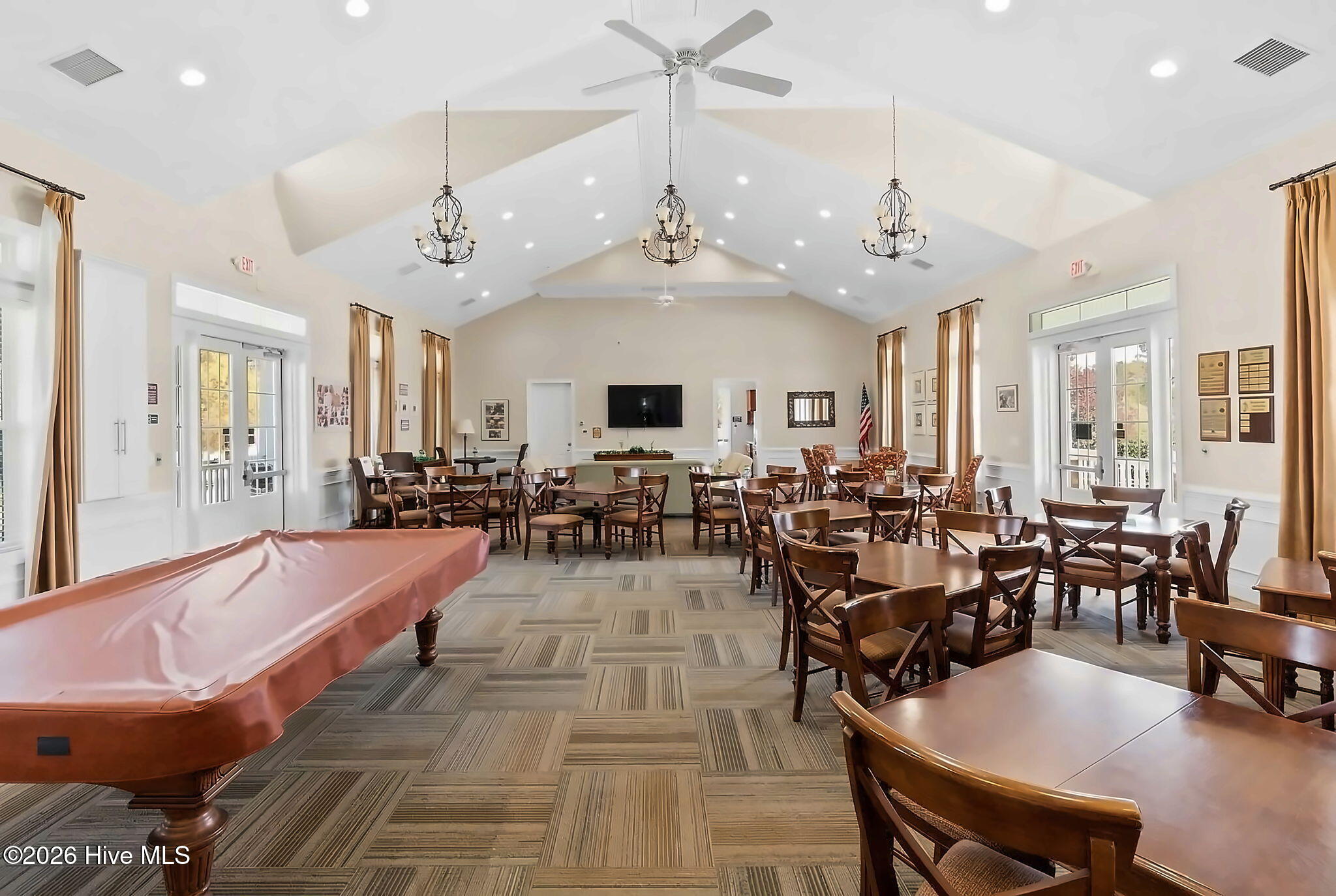 100561861 | Photo 62