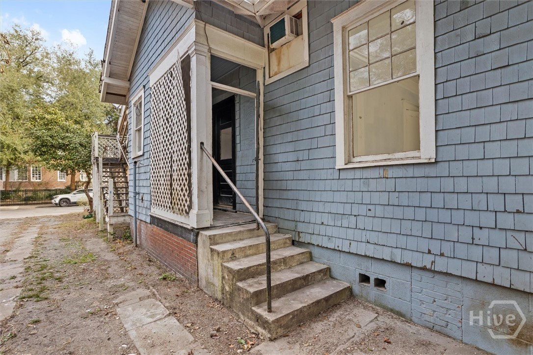 221 E 49th Street, Savannah, GA, 31405