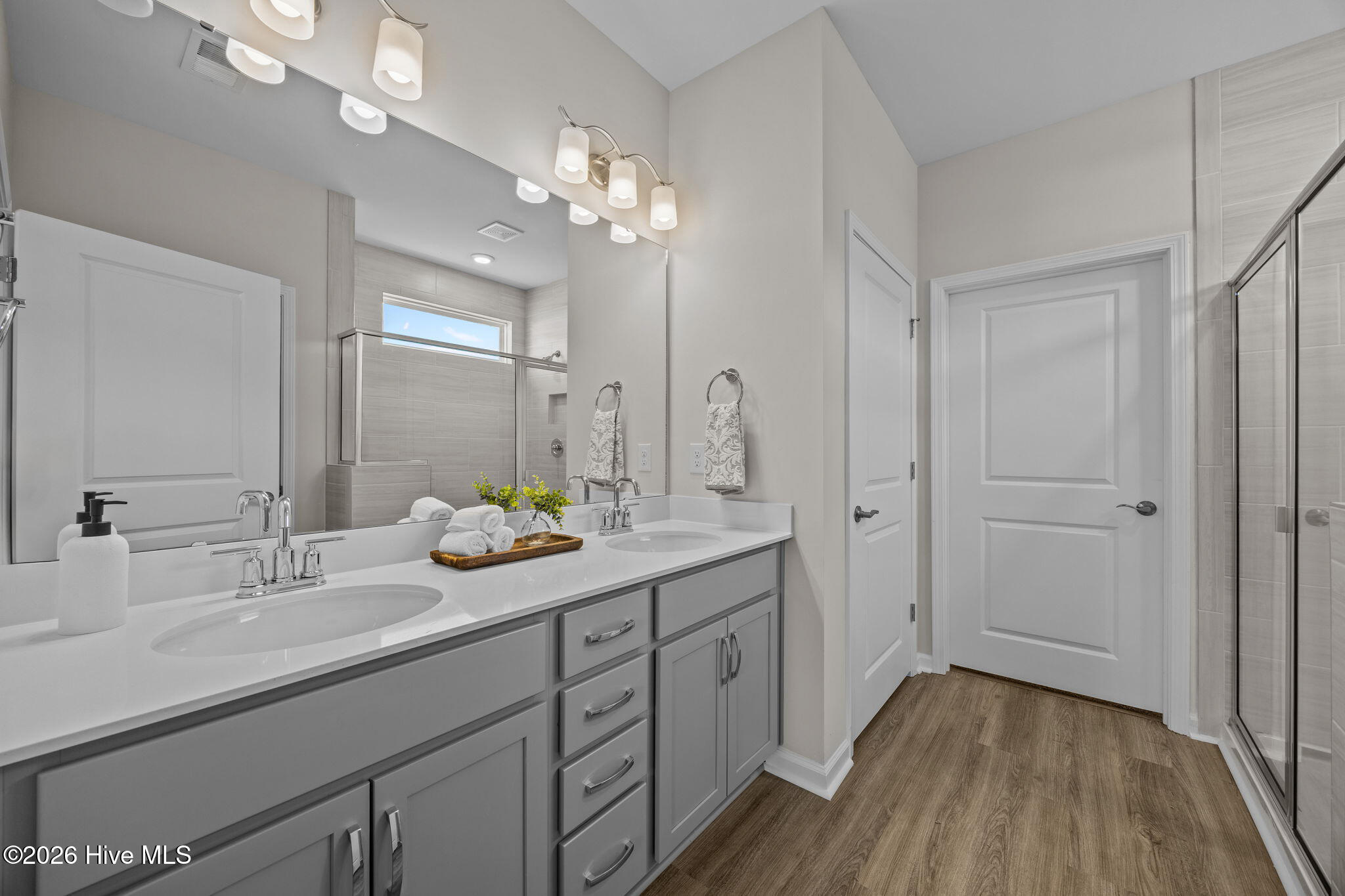 100455600 | Photo 12