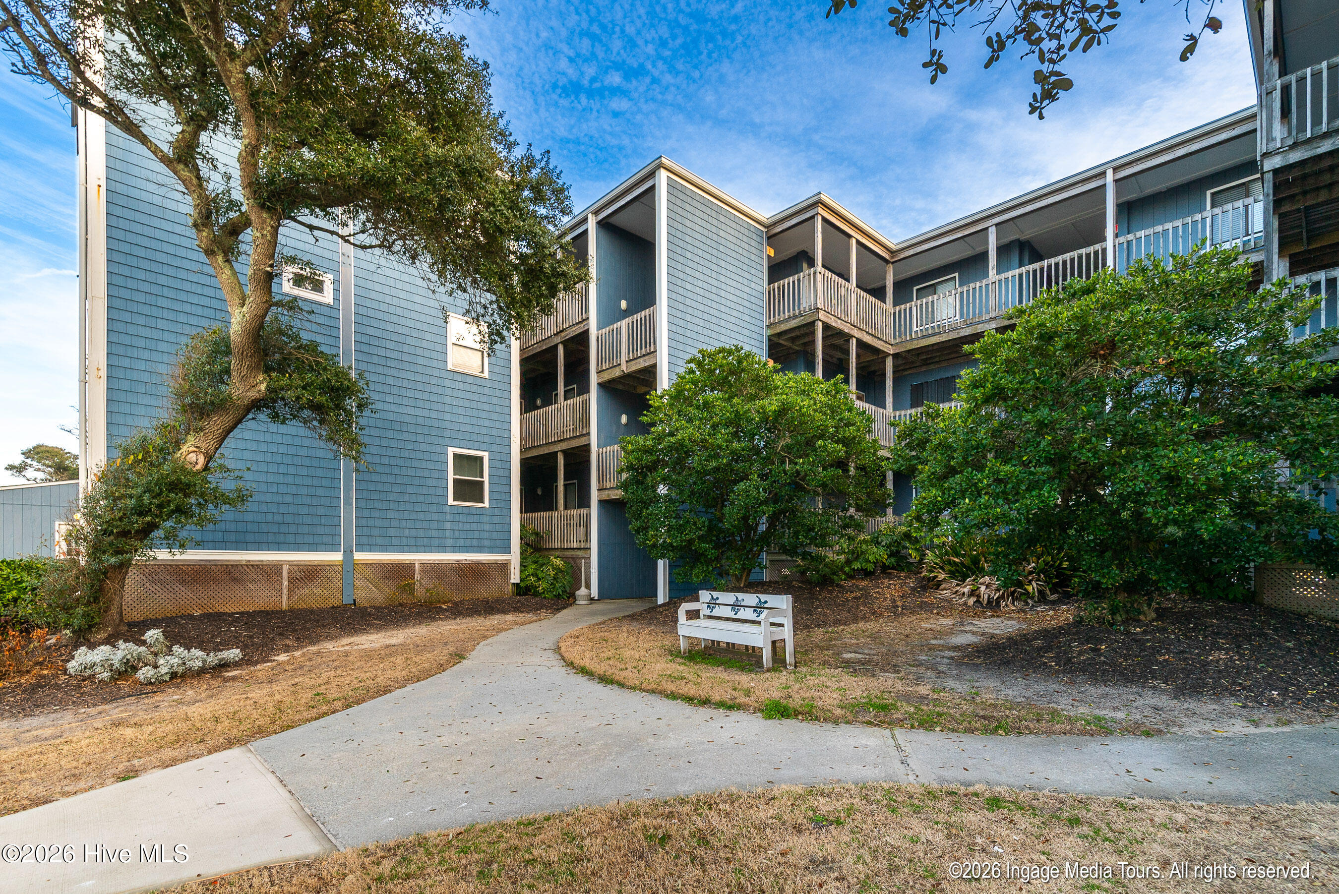 100548603 | Photo 27