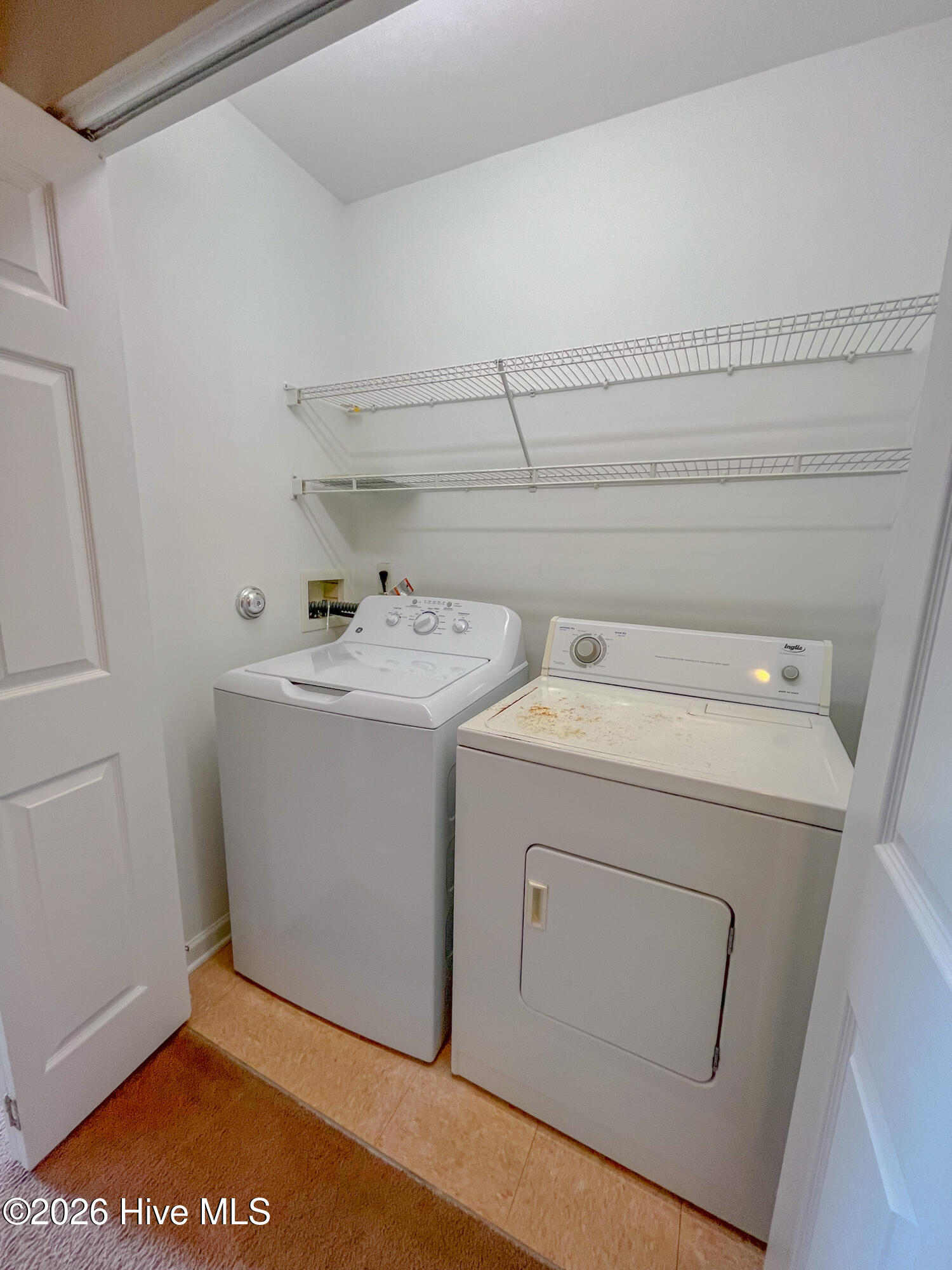 100589107 | Photo 20