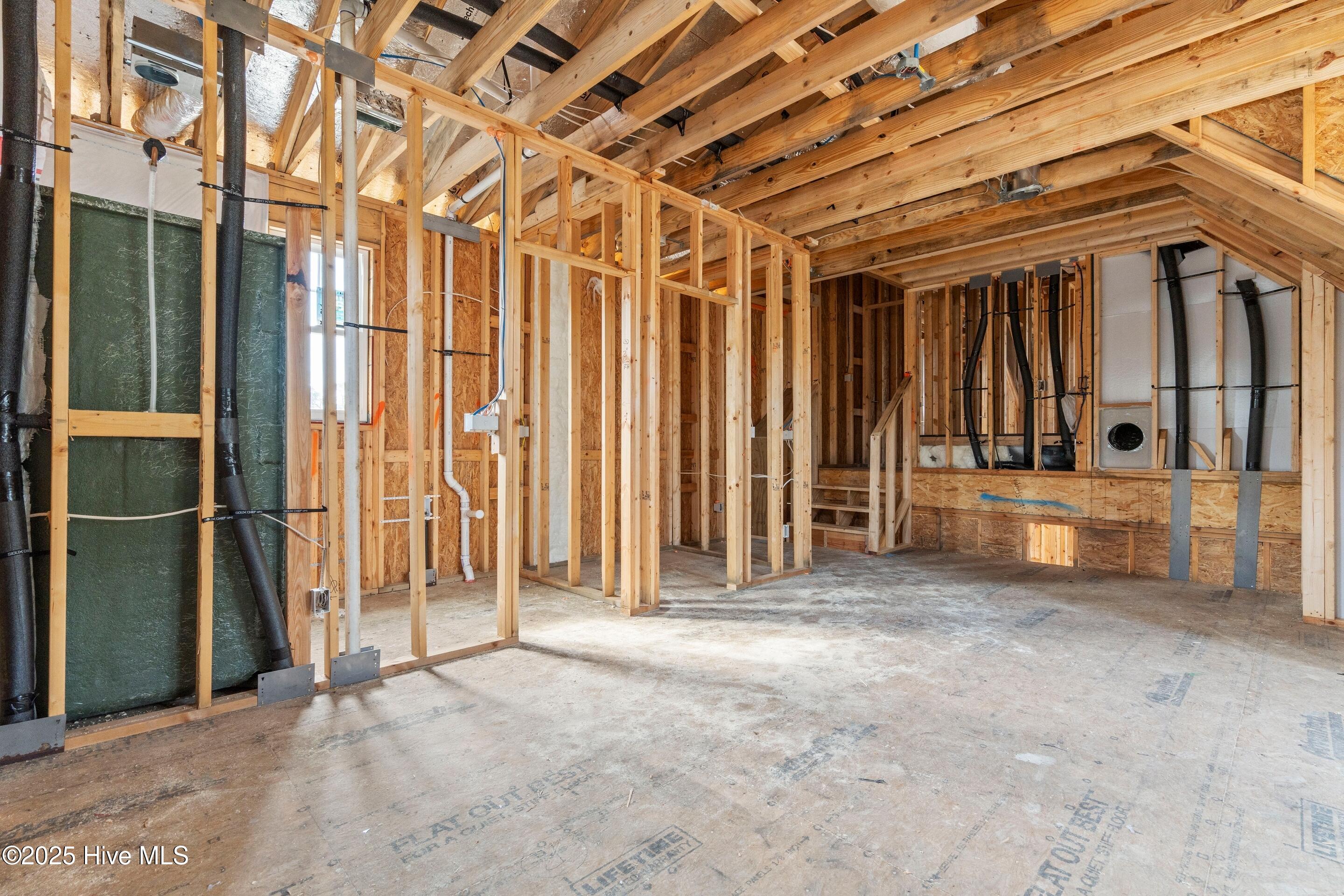 100543069 | Photo 72