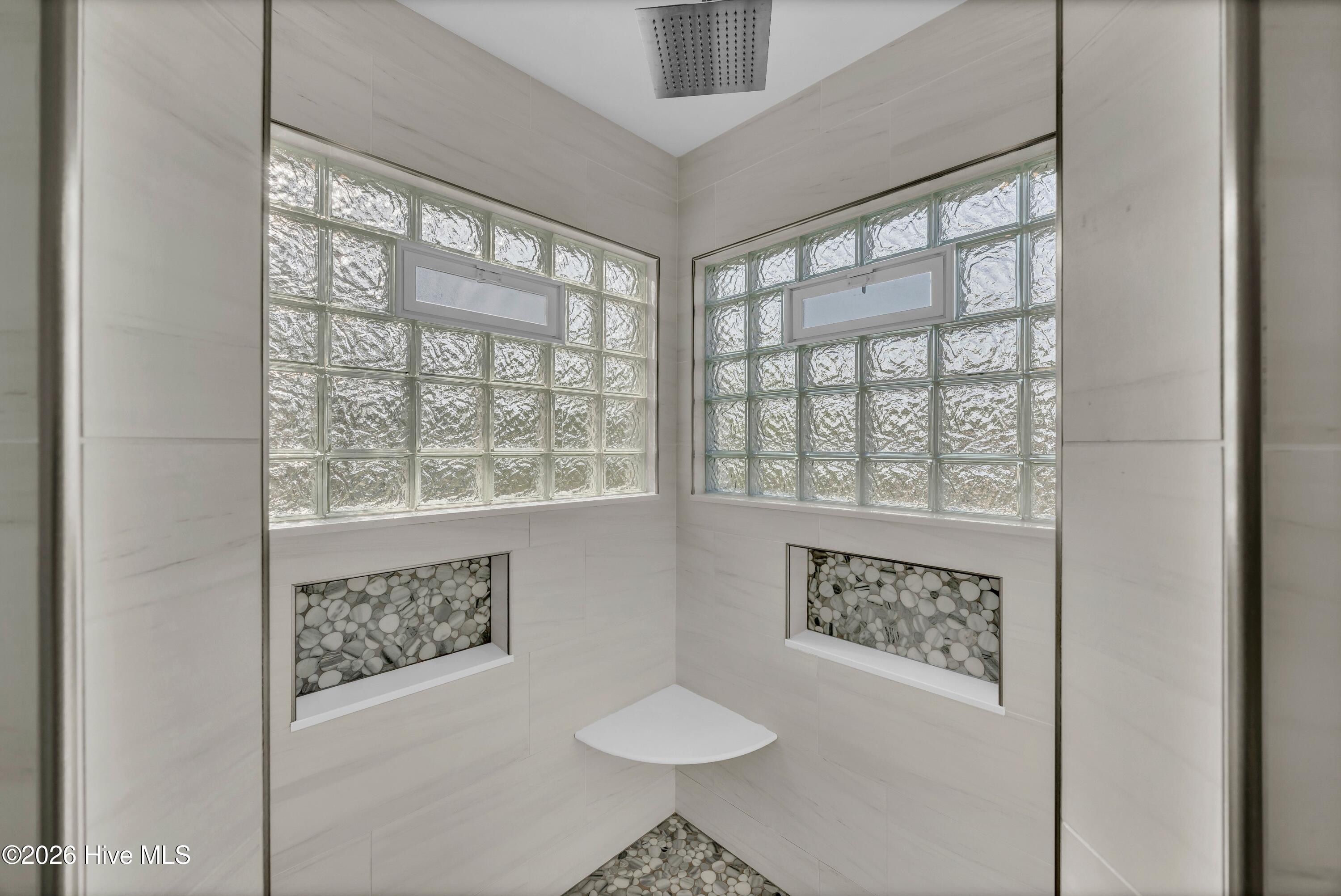 100563133 | Photo 19