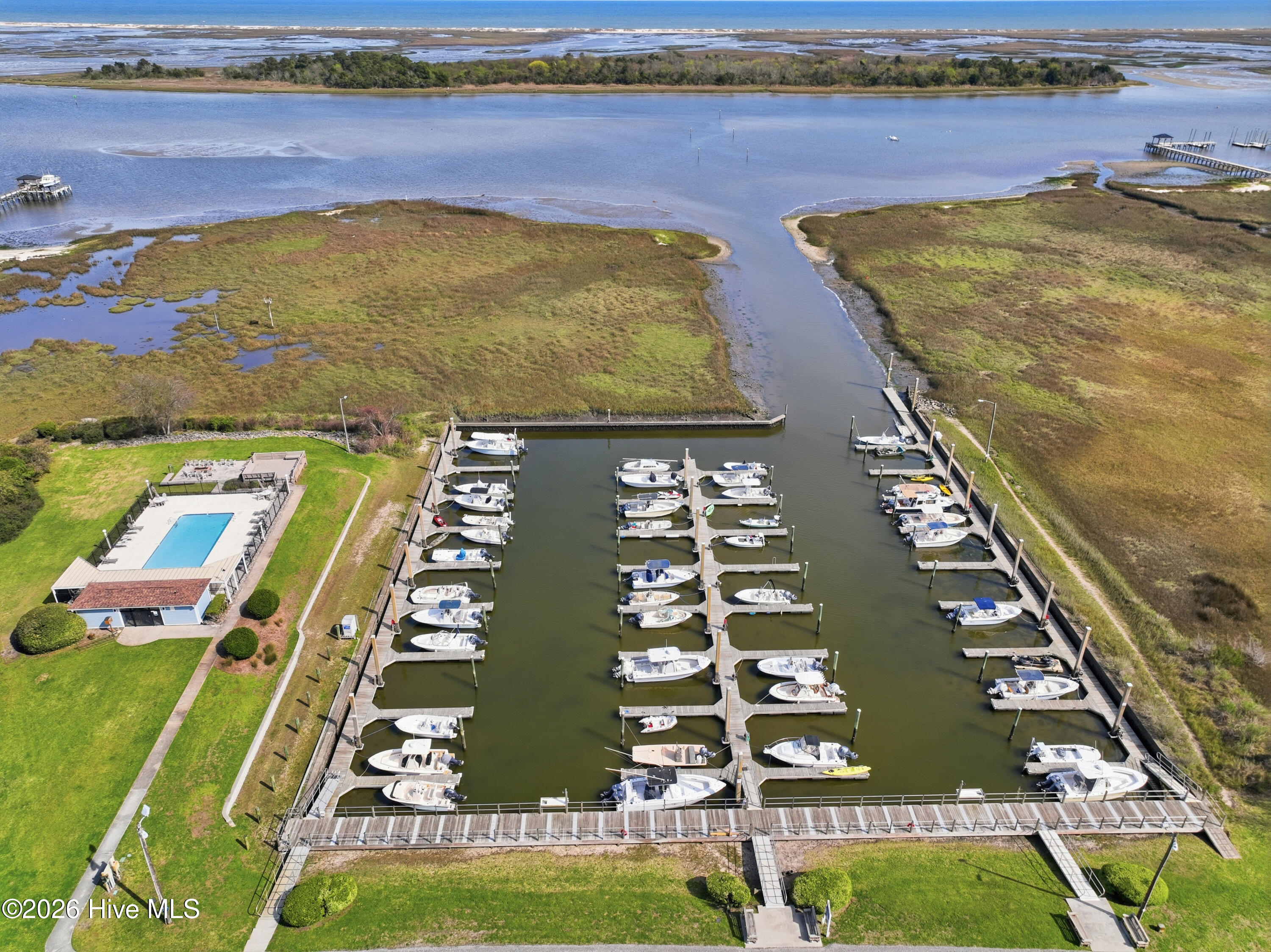 100561627 | Photo 58