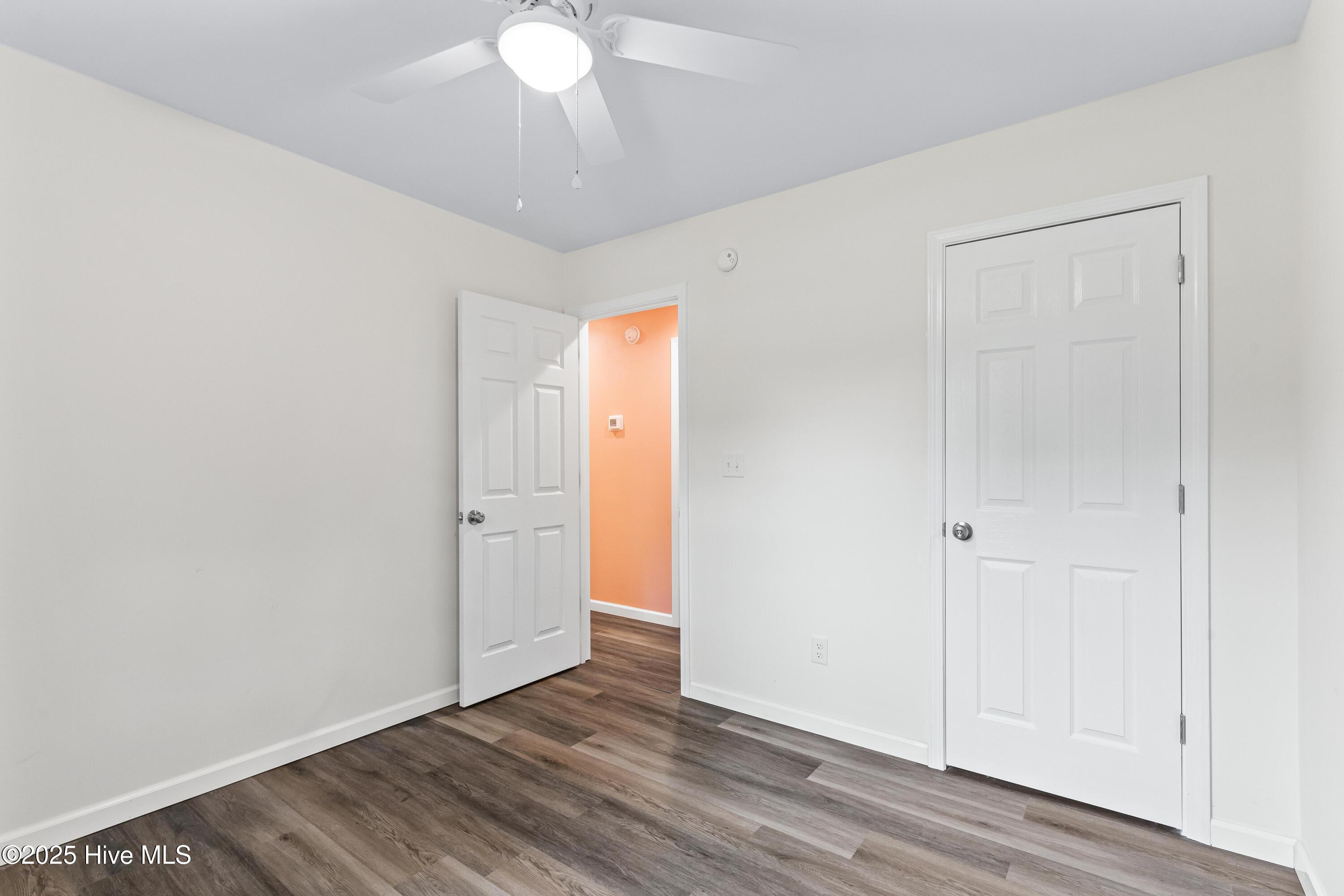 100548487 | Photo 21