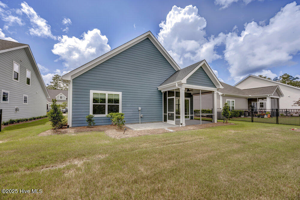 100517881 | Photo 24