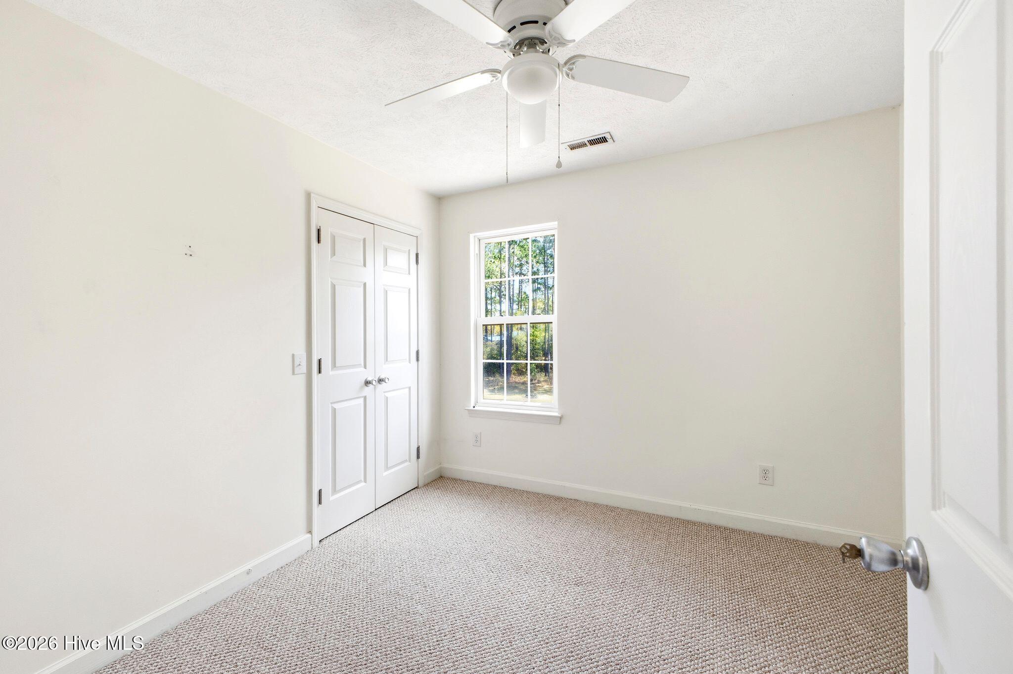 100564329 | Photo 25