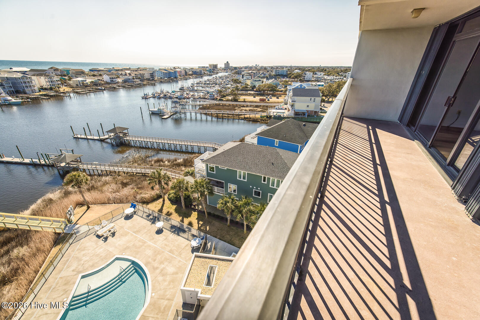 100532991 | Photo 25