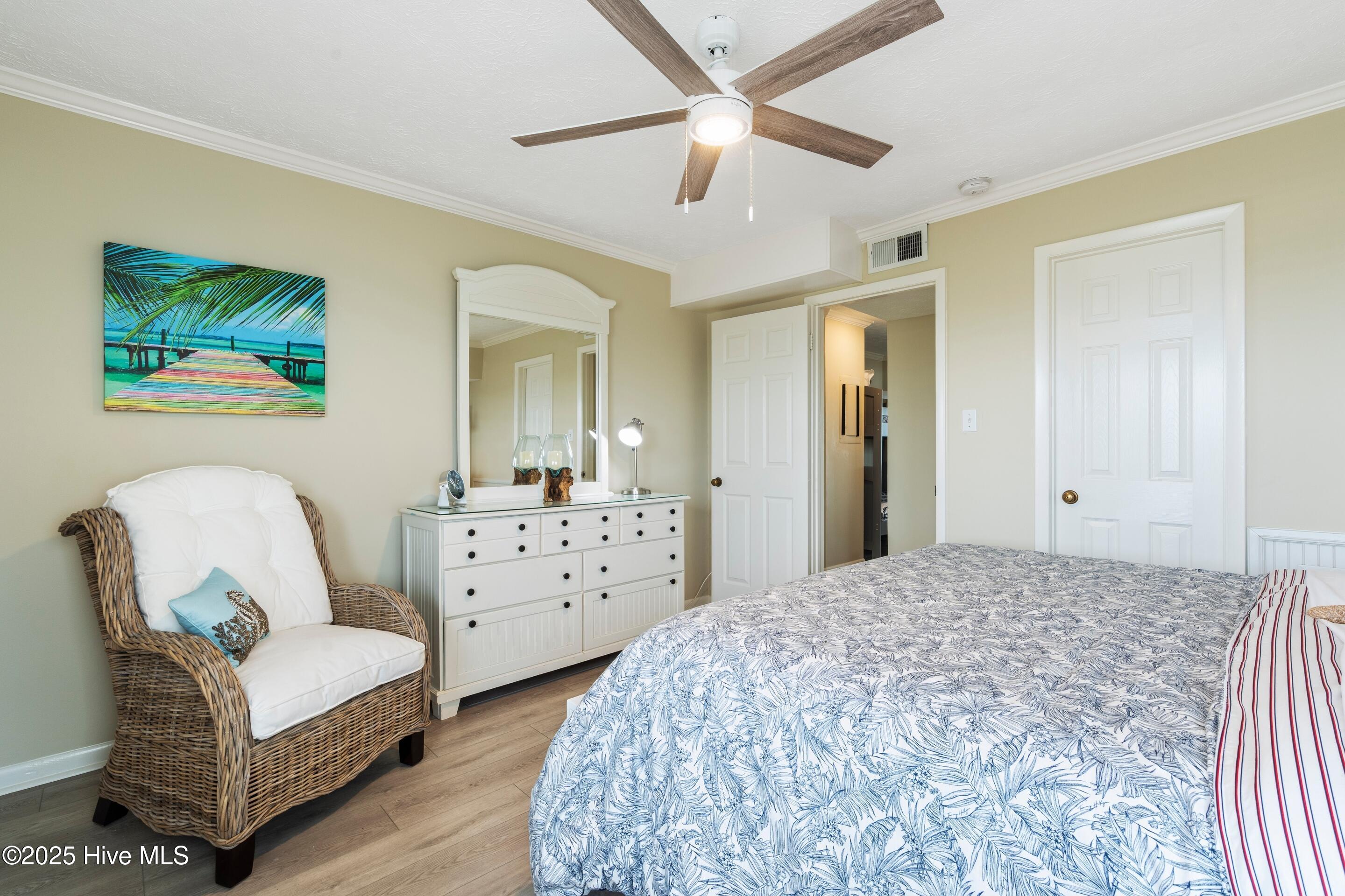 100536281 | Photo 19