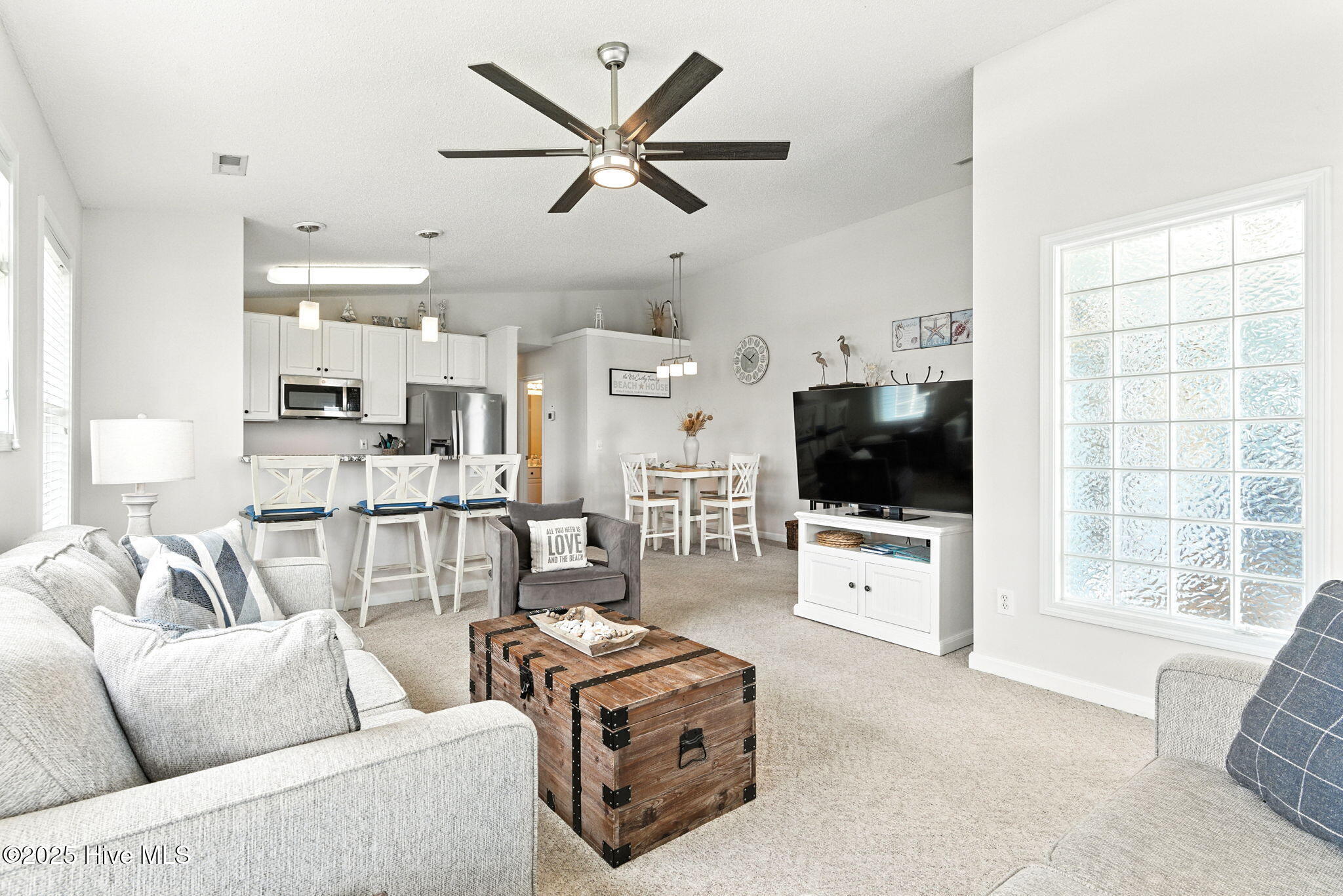 100552973 | Photo 19