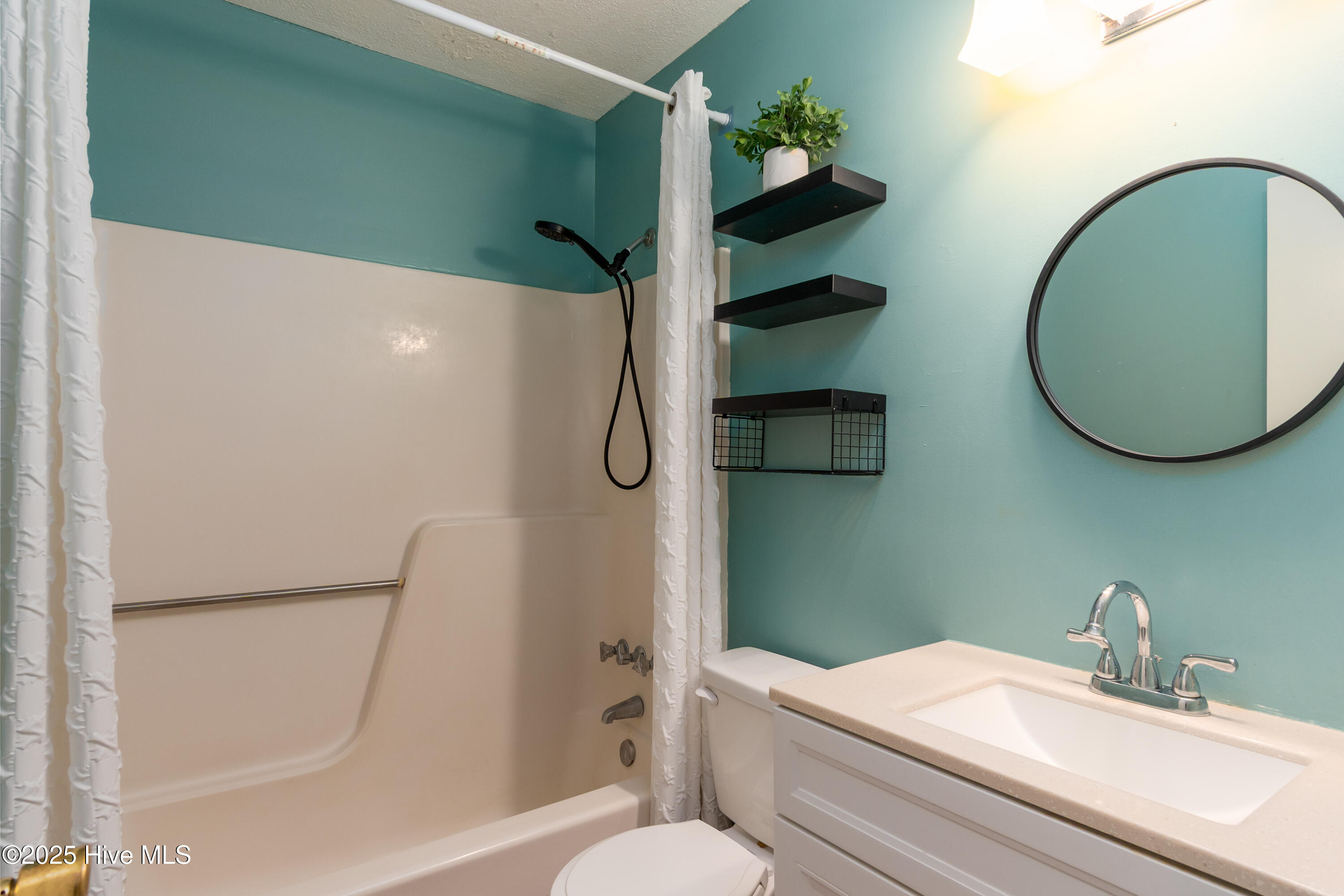 100523600 | Photo 17