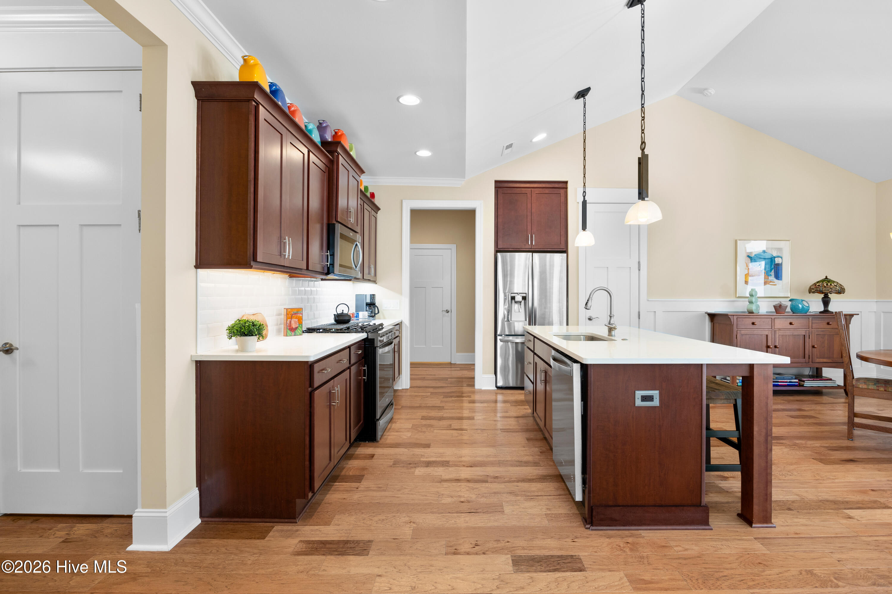 100550520 | Photo 12