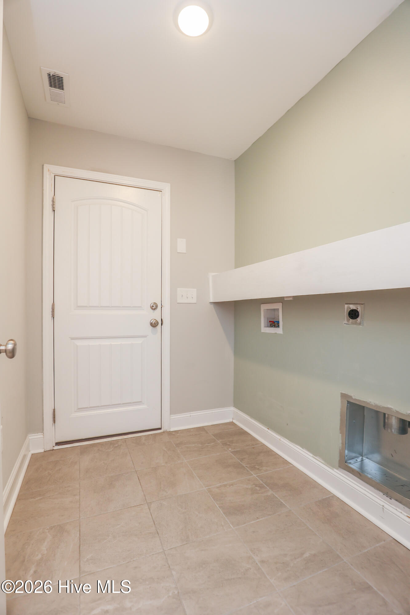 100559393 | Photo 35