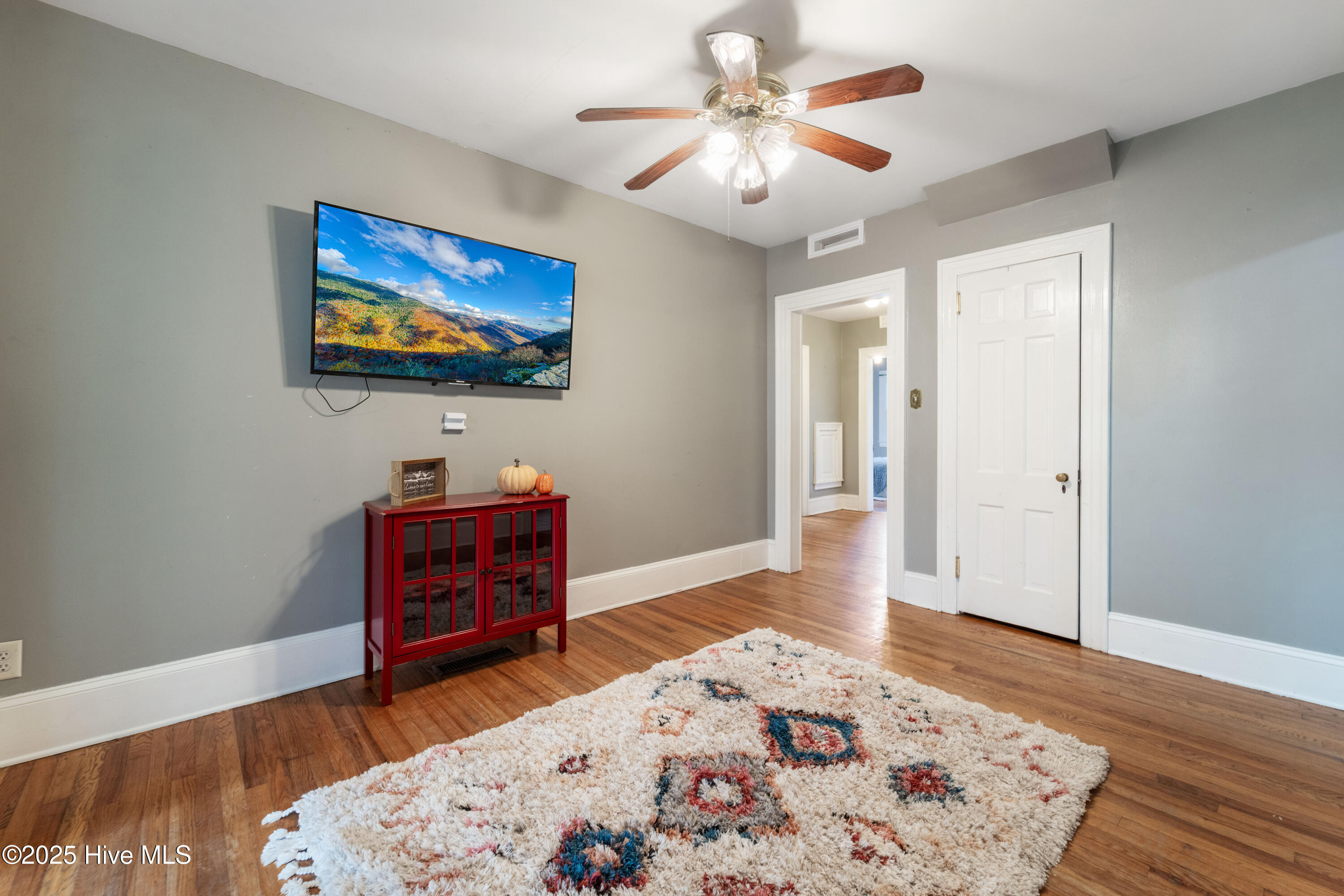 100544156 | Photo 29