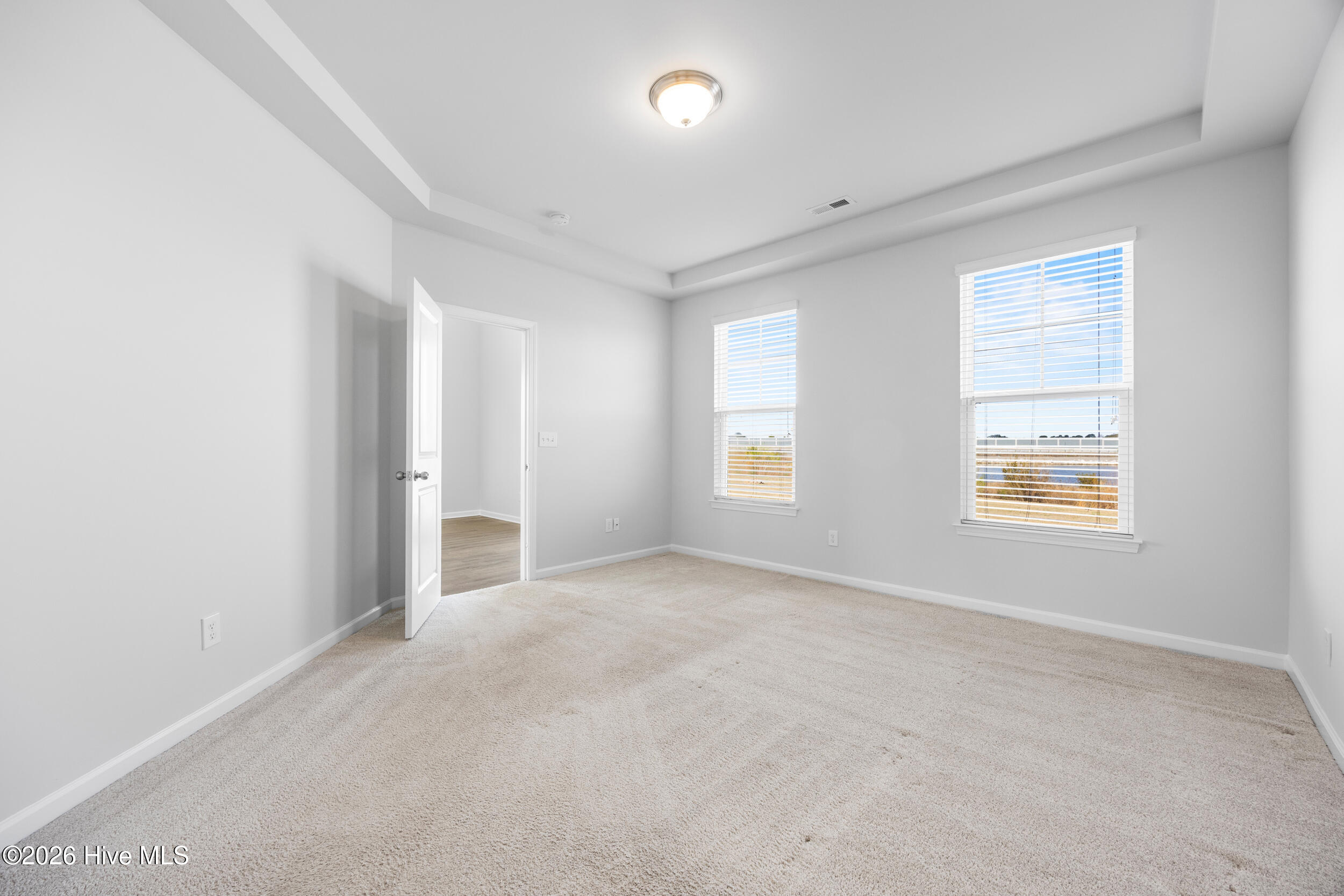 100557487 | Photo 19