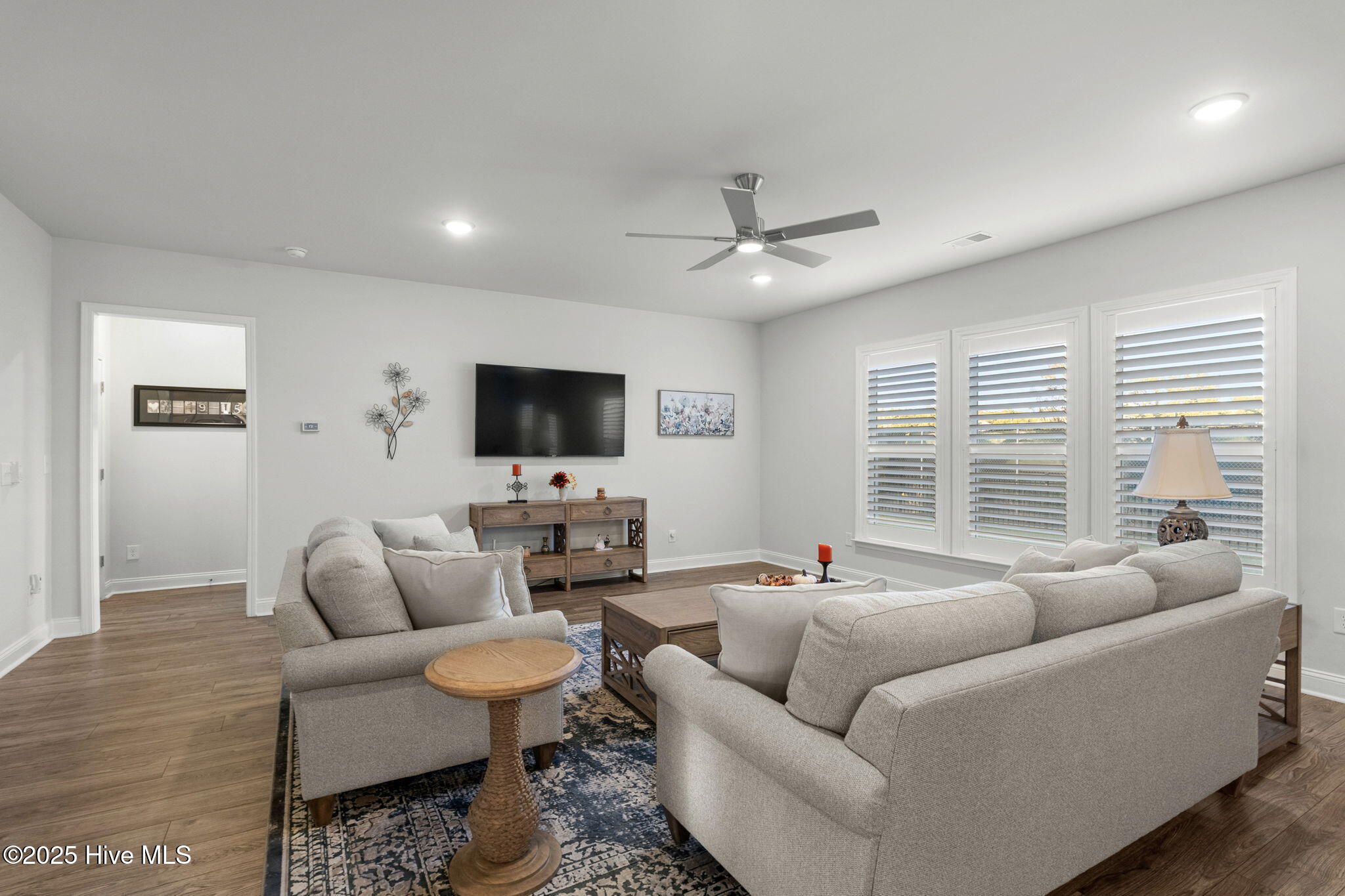 100540818 | Photo 11