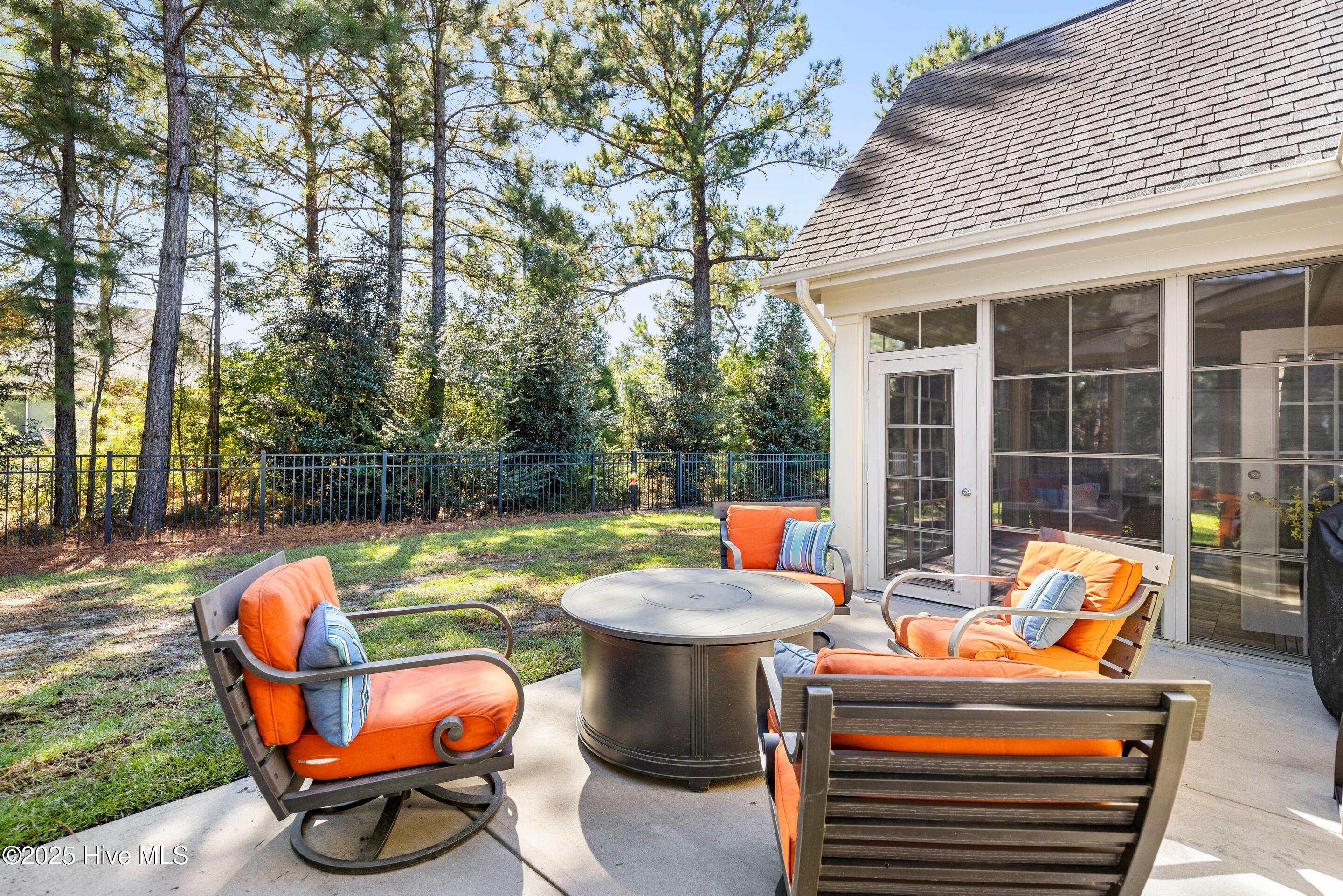 100537619 | Photo 38