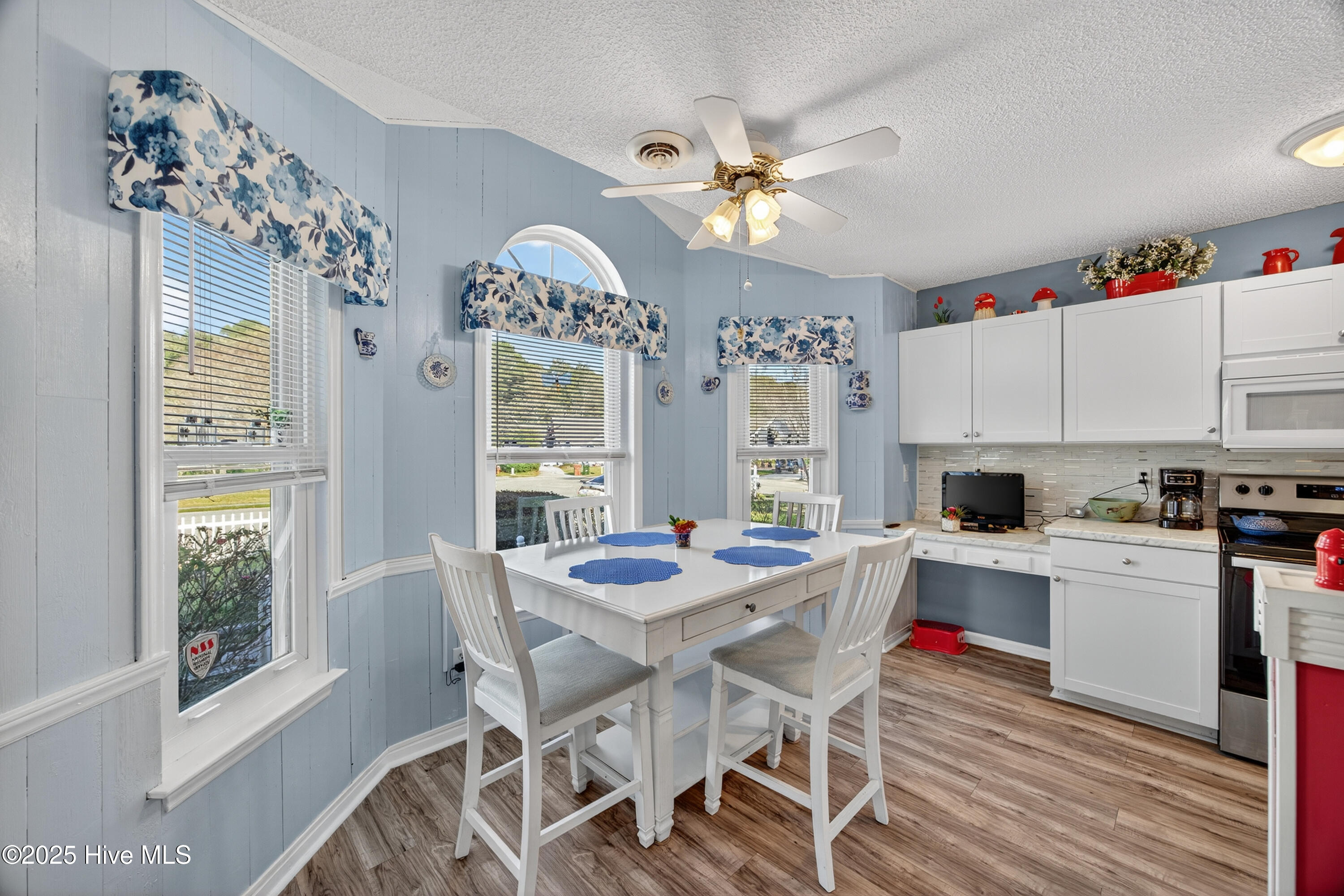 100541934 | Photo 13