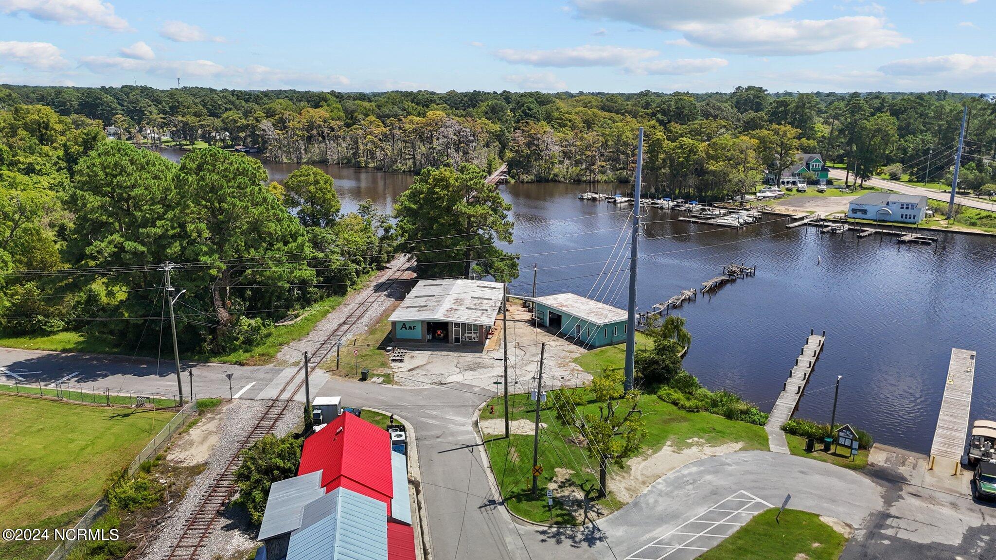 1054 E Main Street, Washington, NC, 27889