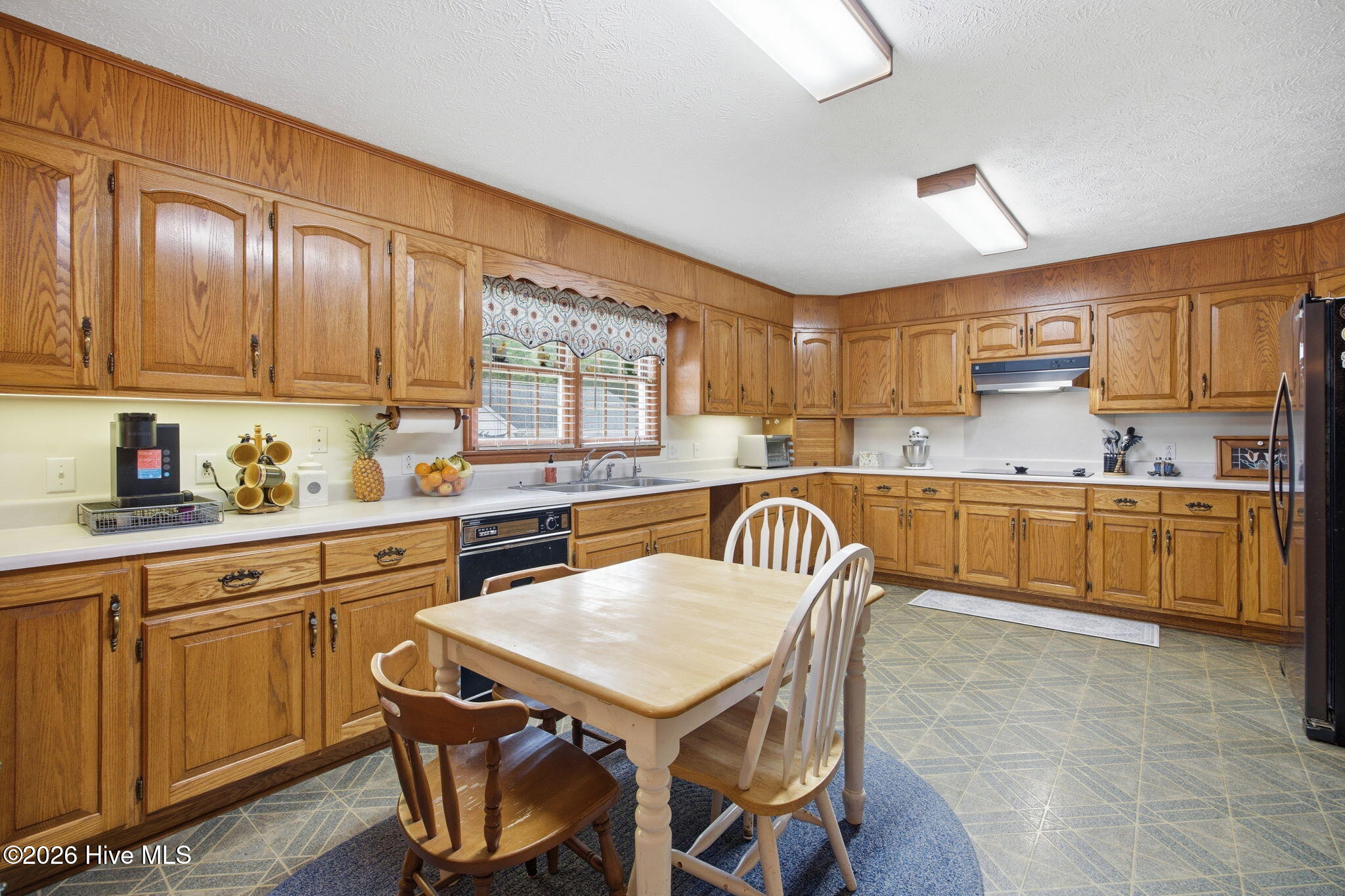 100570604 | Photo 13