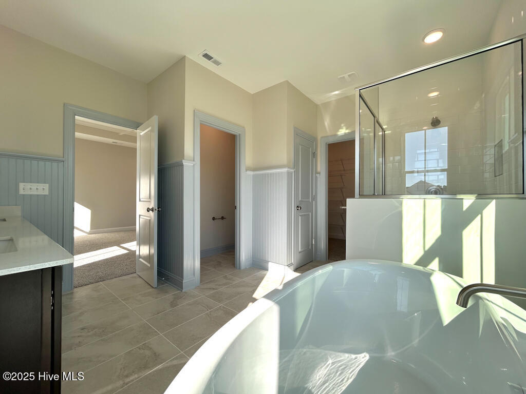 100510187 | Photo 47