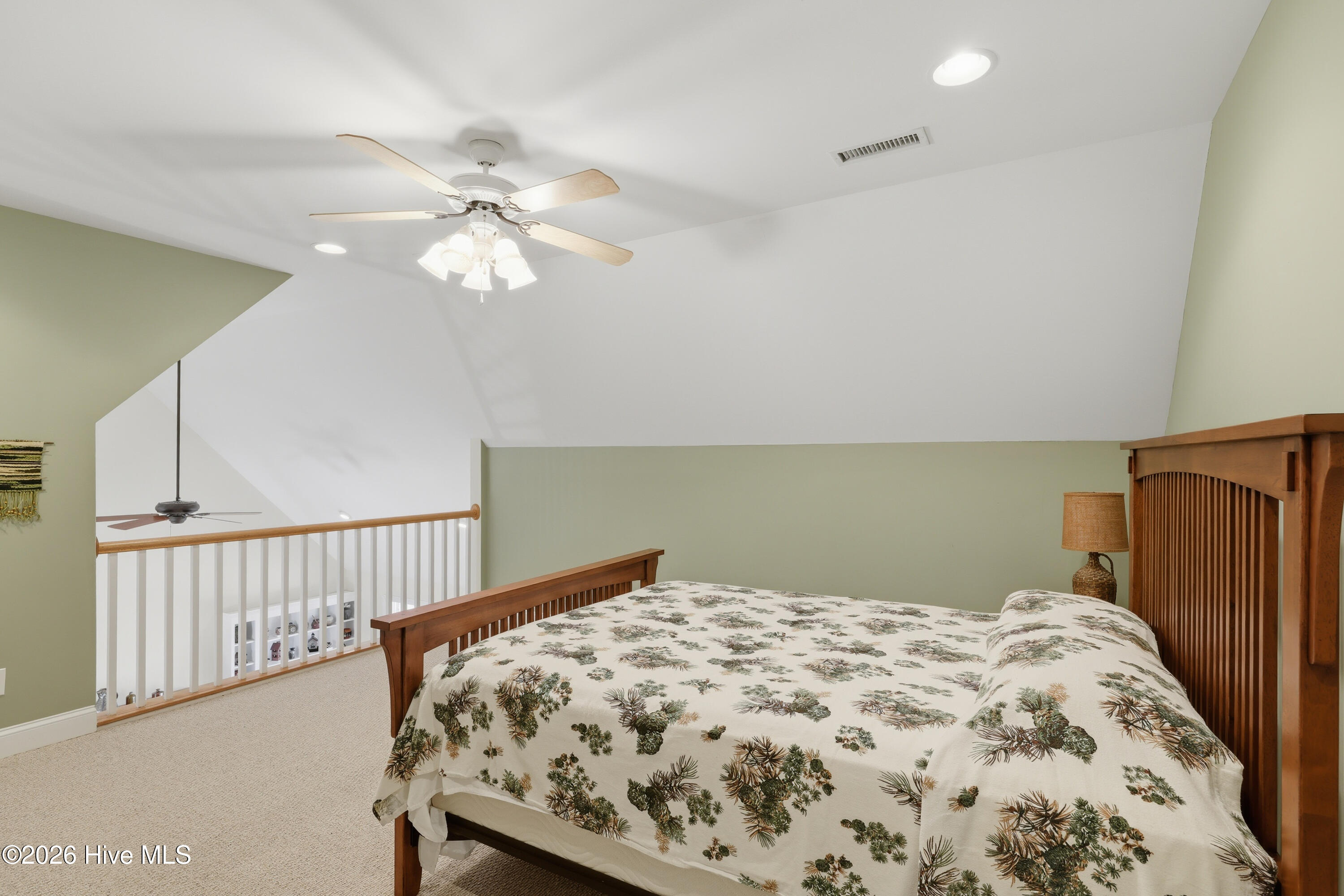 100558139 | Photo 50