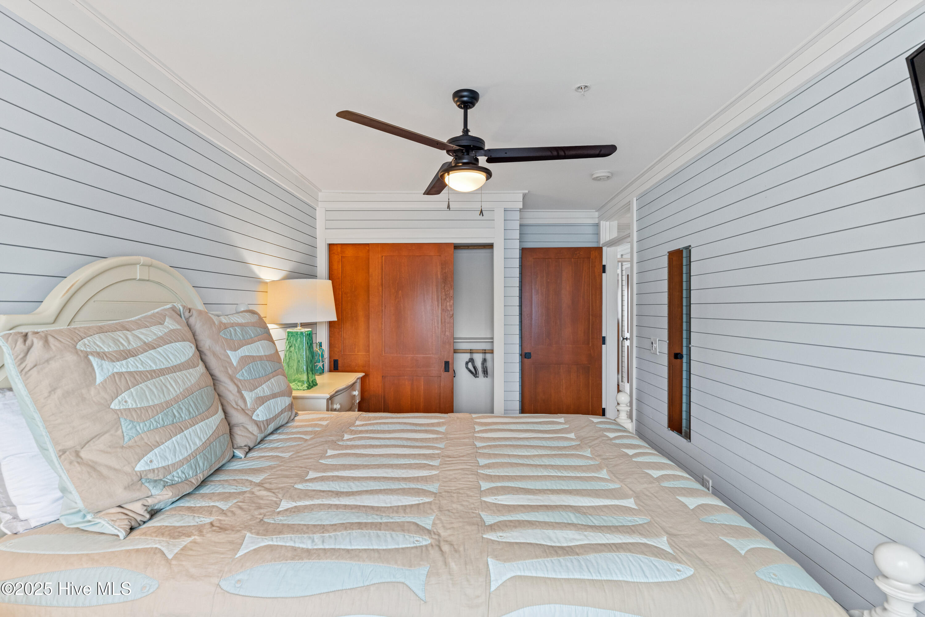 100523533 | Photo 21