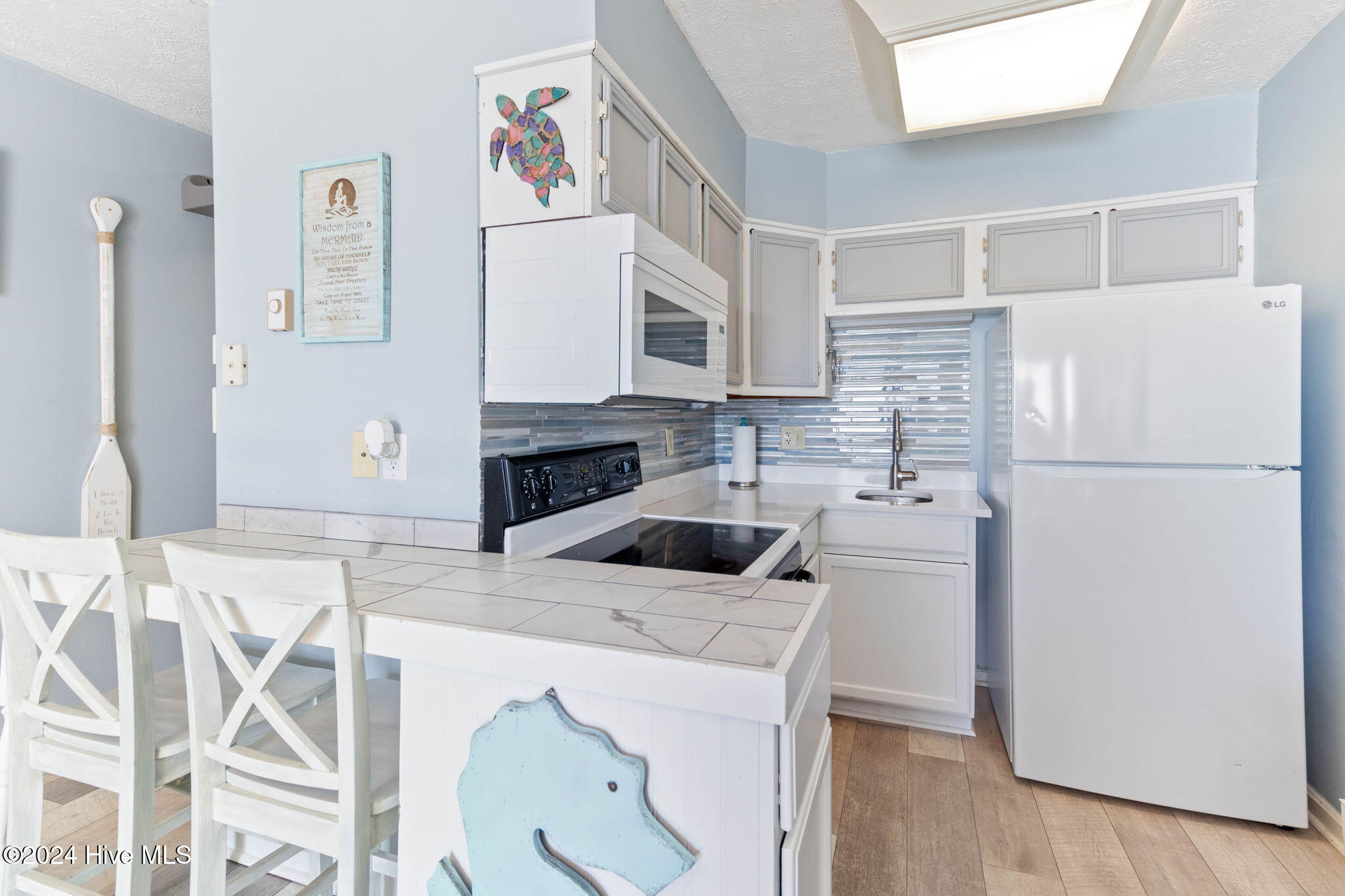 100475972 | Photo 11