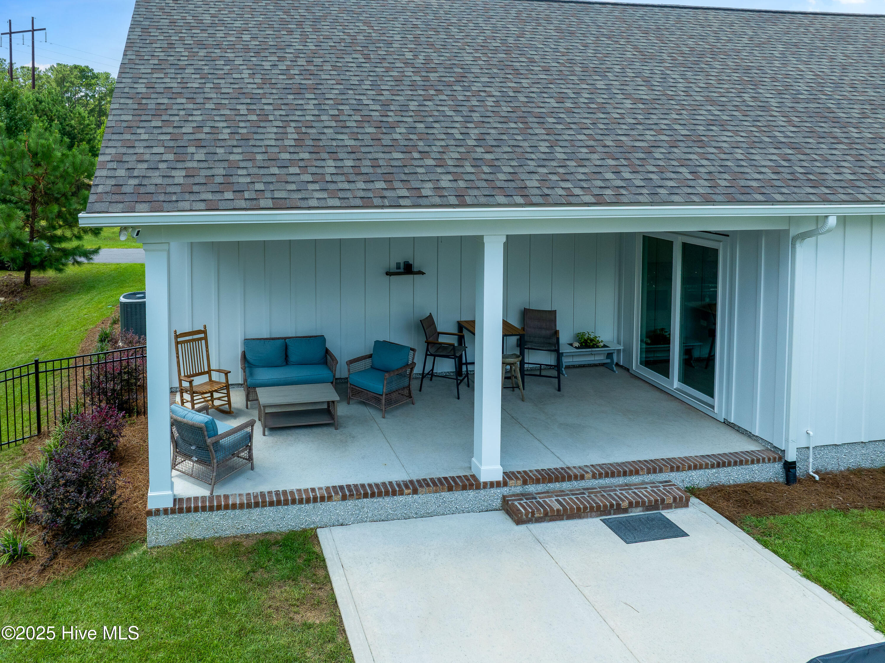 100526506 | Photo 39