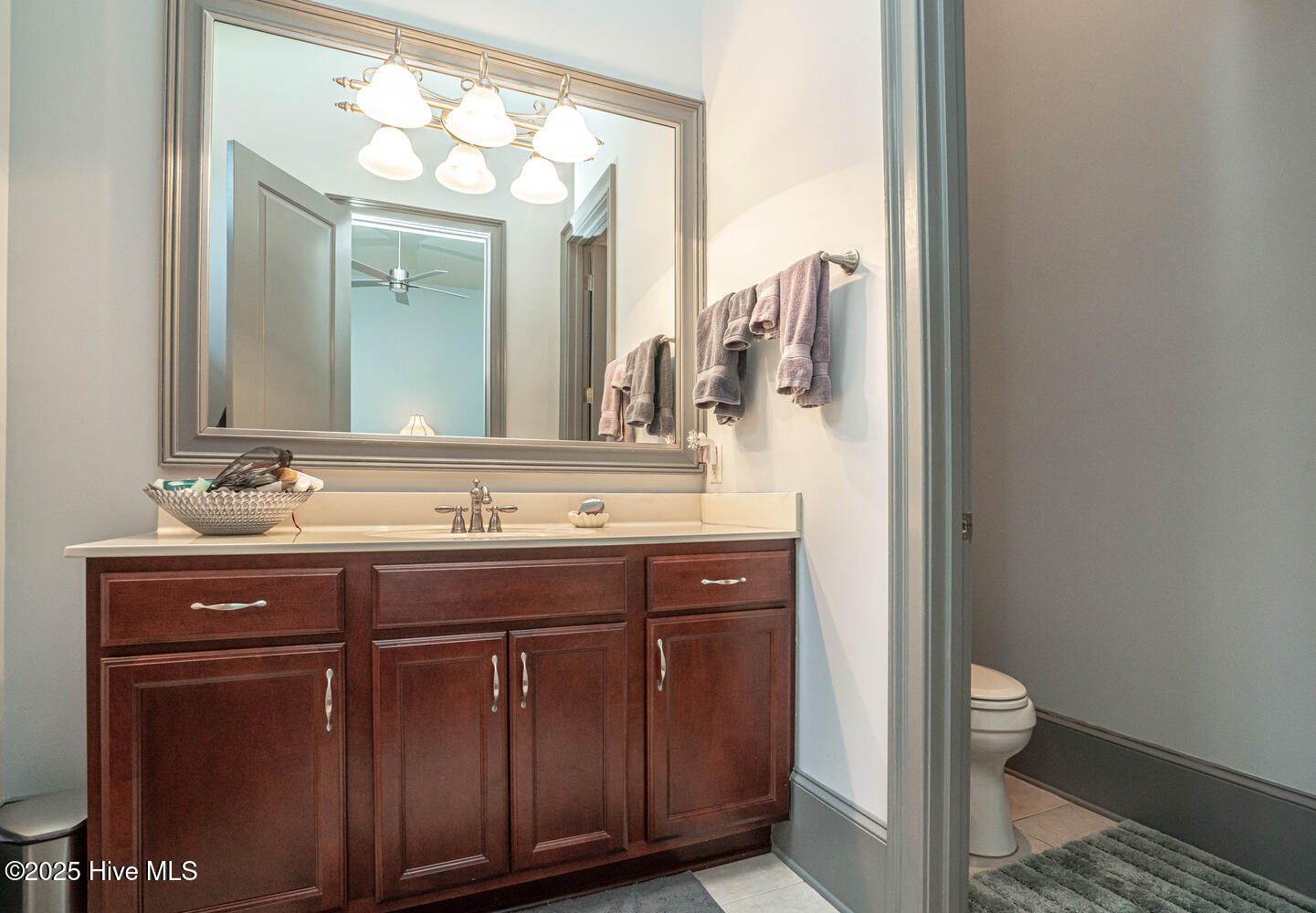 100554375 | Photo 28