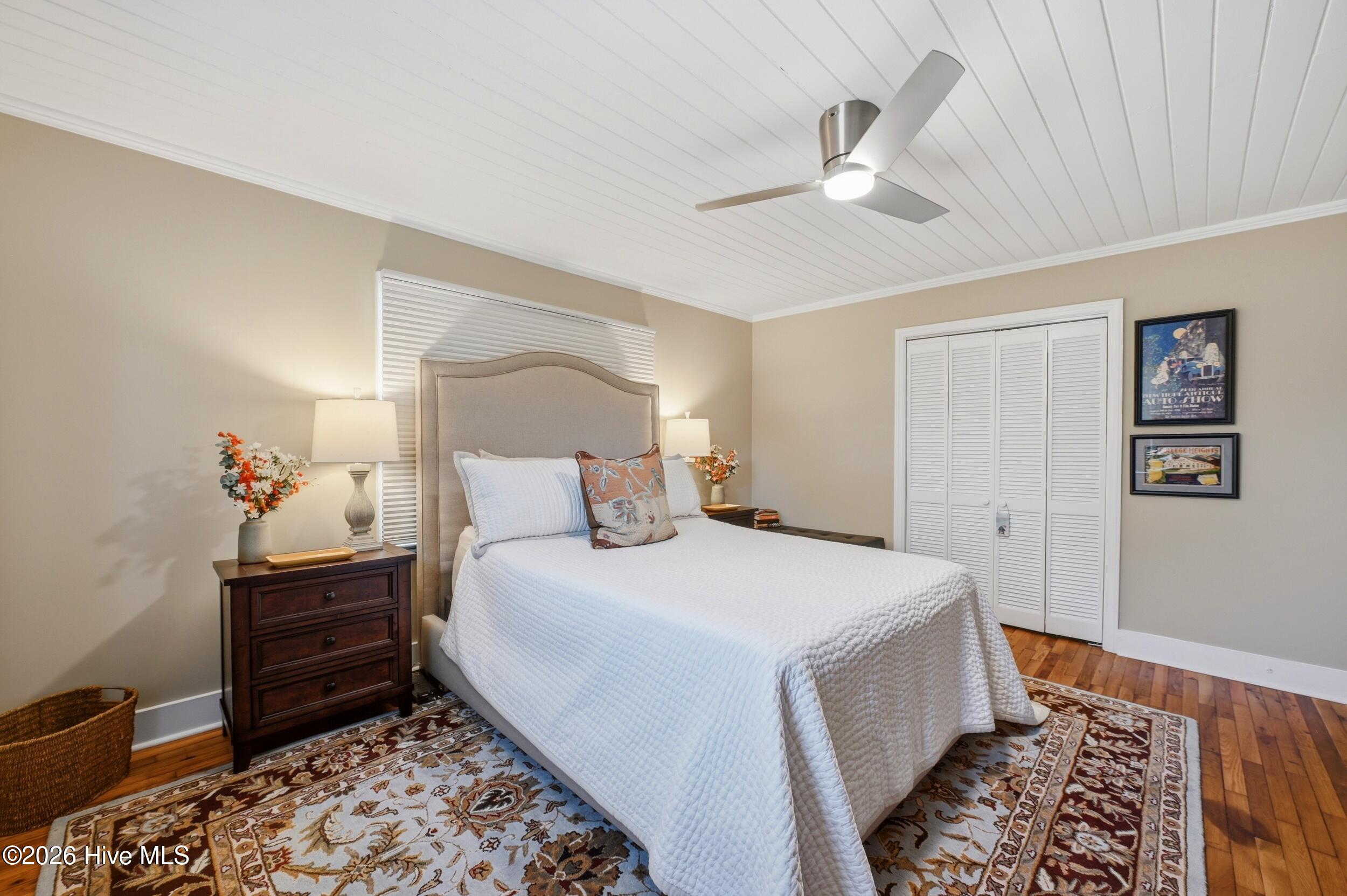 100570502 | Photo 21