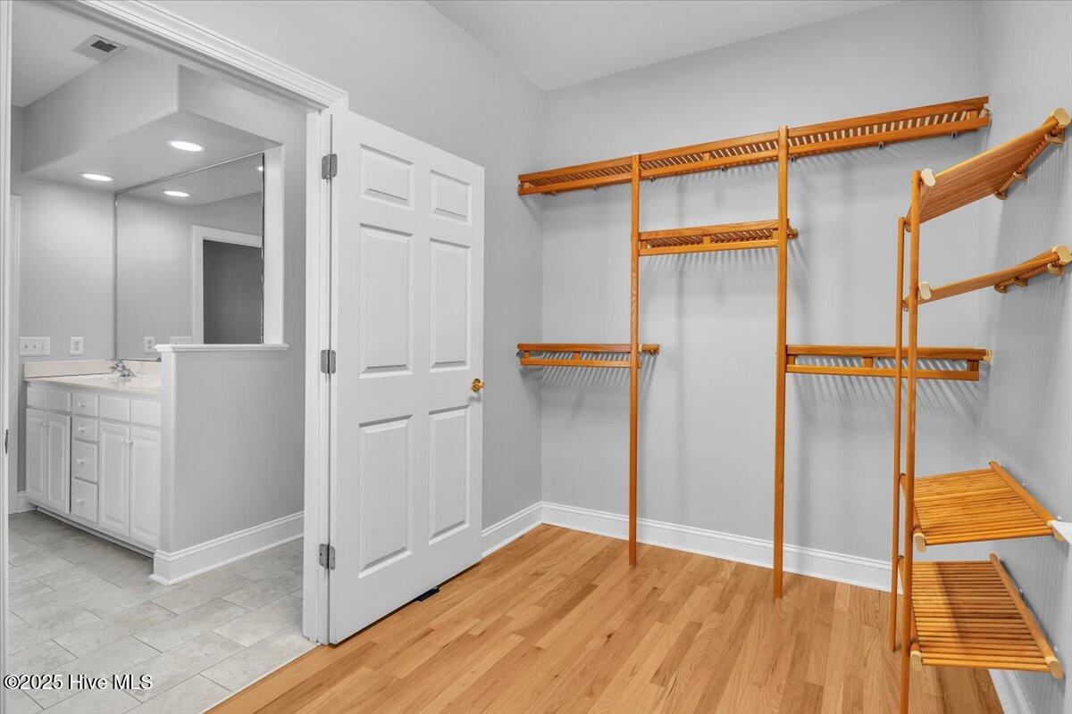 100534283 | Photo 28