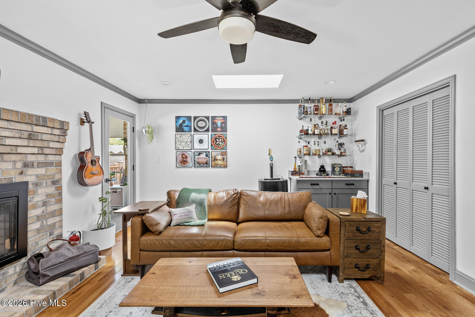 100569871 | Photo 12