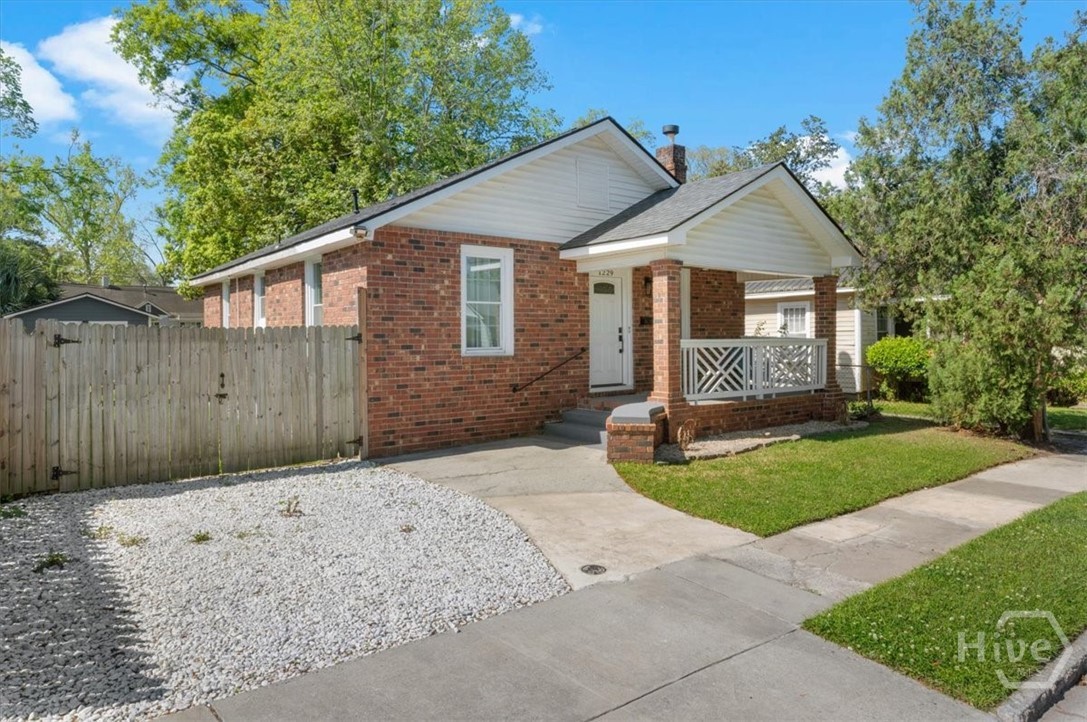 Homes for sale in Savannah, GA | 1229 E 40th St, Savannah, GA 31404 | MLS# SA356360