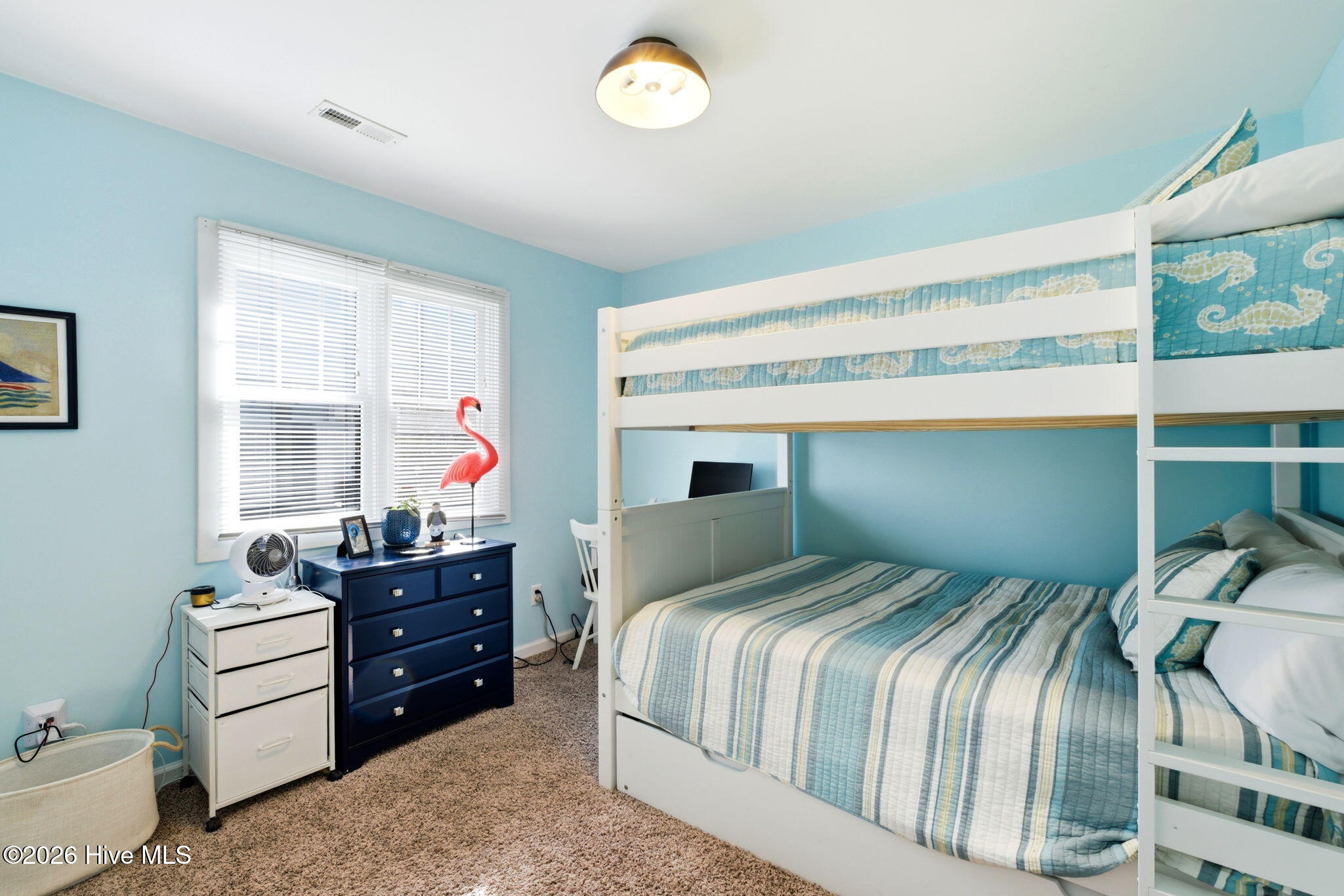 100560185 | Photo 27