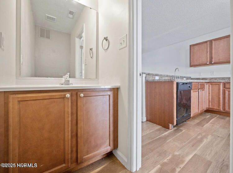 100546630 | Photo 12