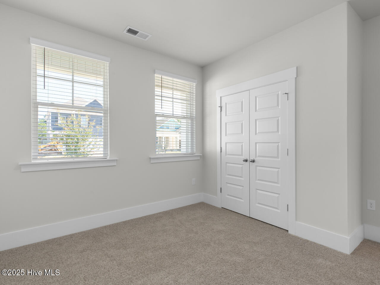 100556829 | Photo 26